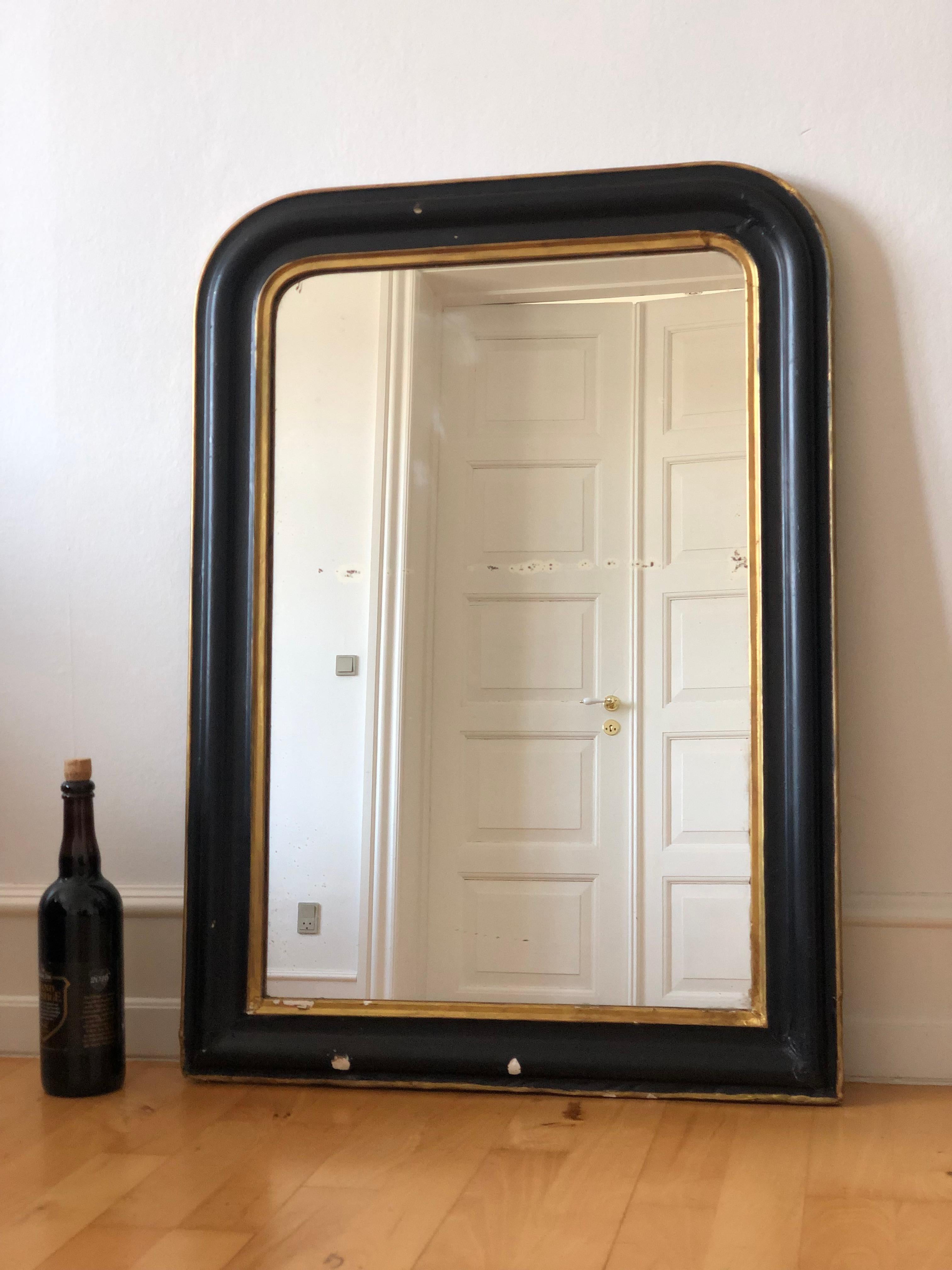 Francese Large Antique Louis Philippe French Mirror in Black and Gold, Late 19th Century in vendita