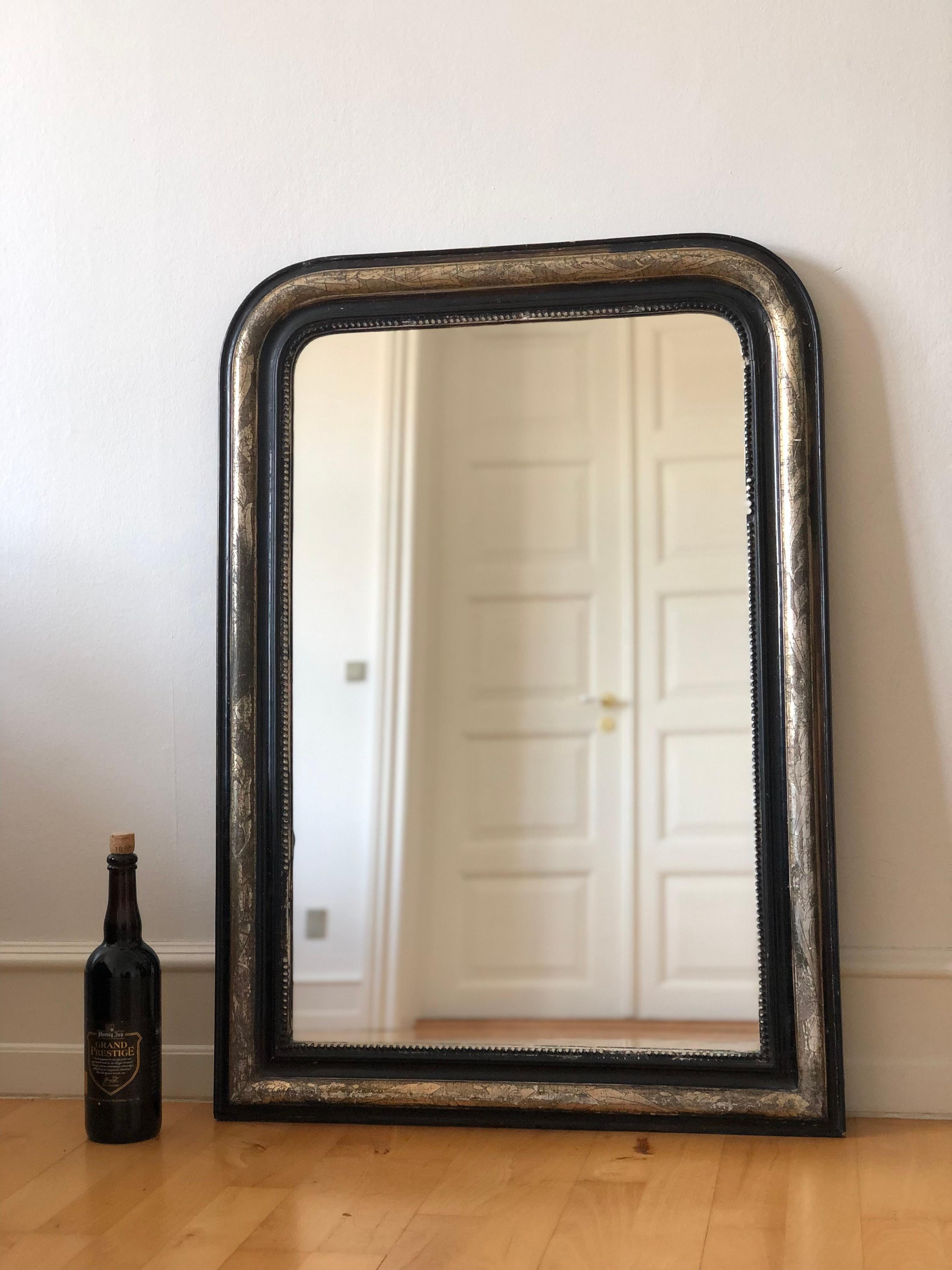 Dorato Grande Antique Mirror francese Louis Philippe in nero e argento Fine XIX secolo in vendita