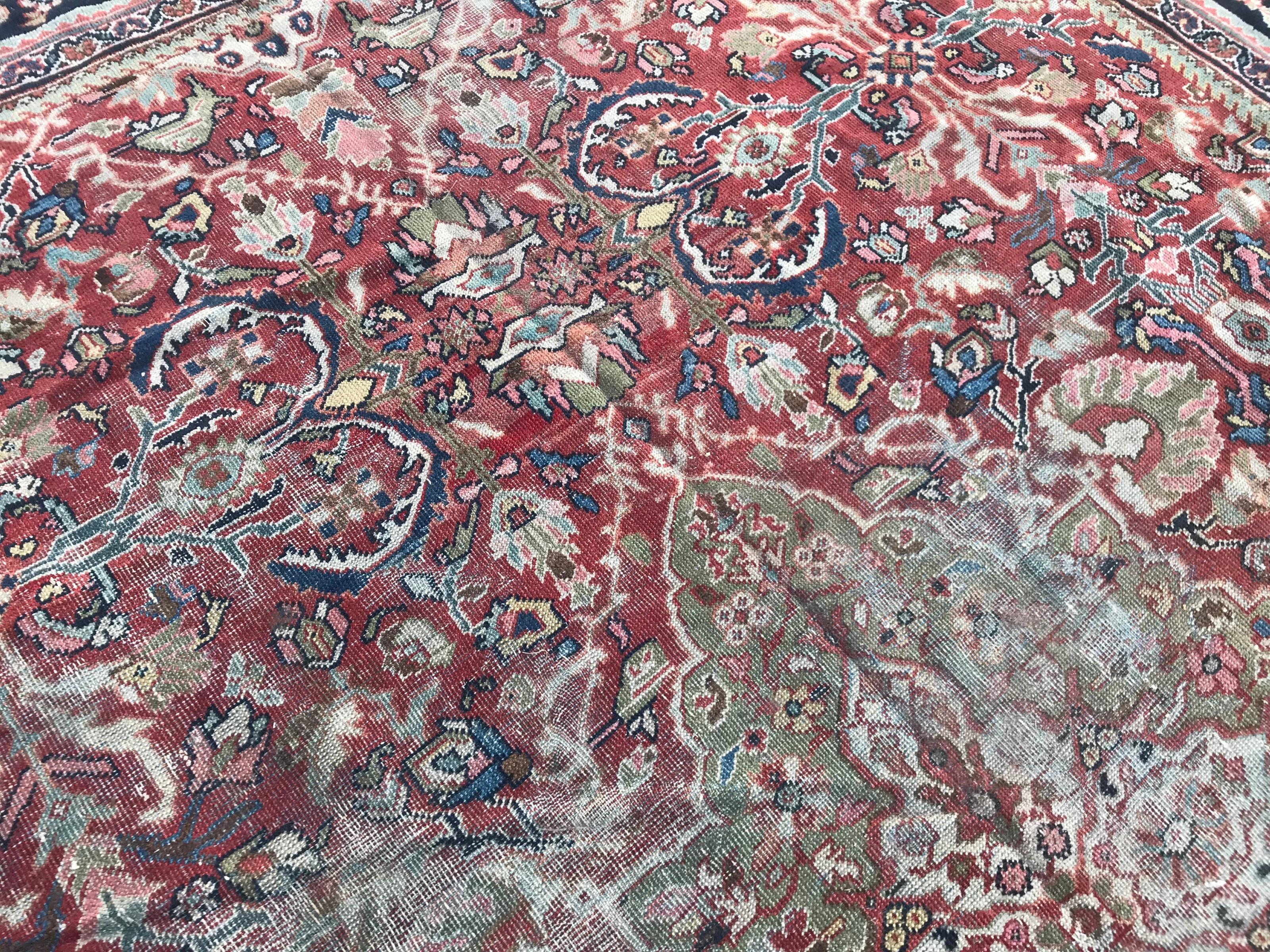 Large Antique Mahal Rug In Fair Condition For Sale In Saint Ouen, FR