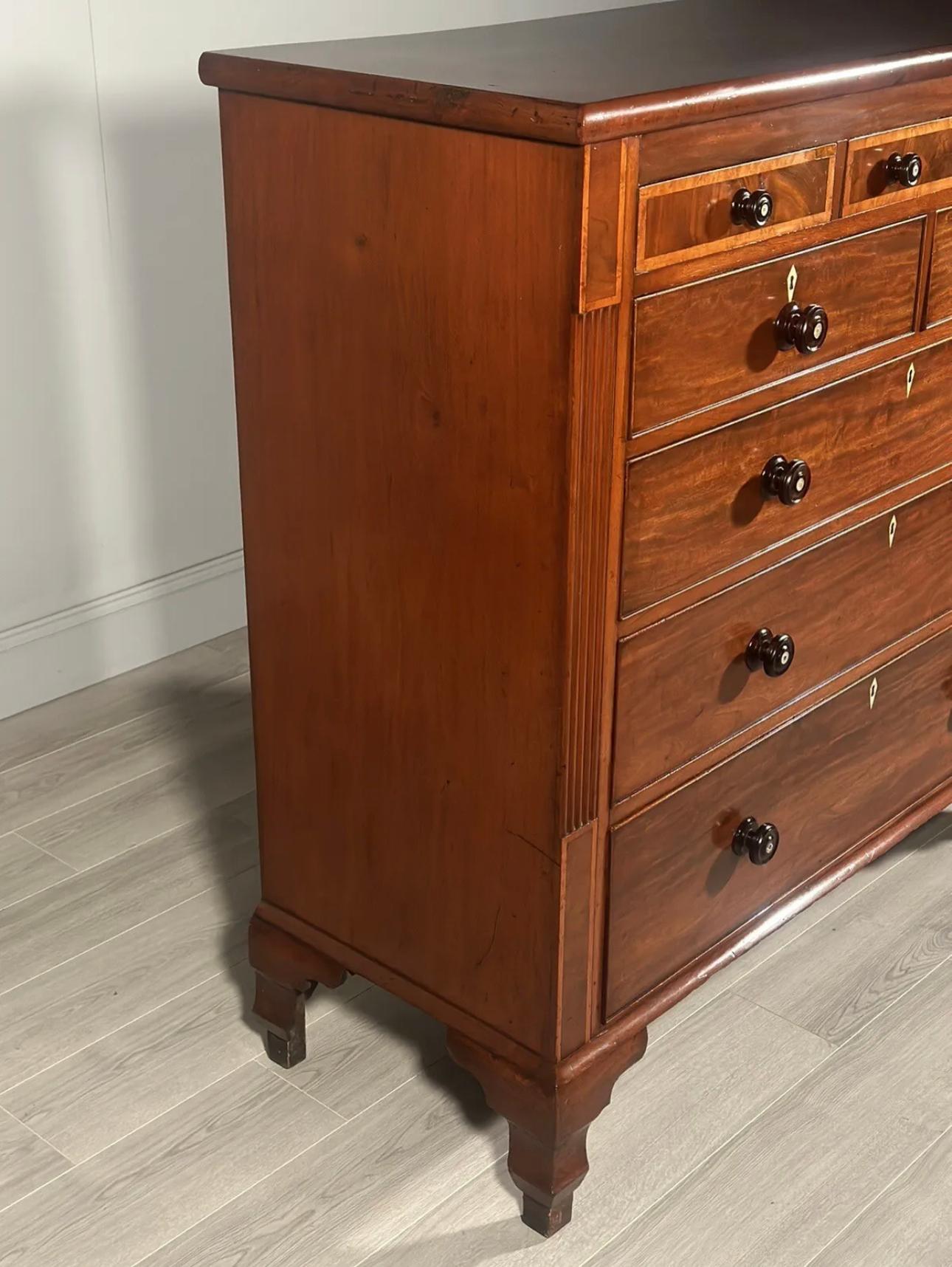 Large Antique Mahogany Chest Of Drawers C.1840 For Sale 4