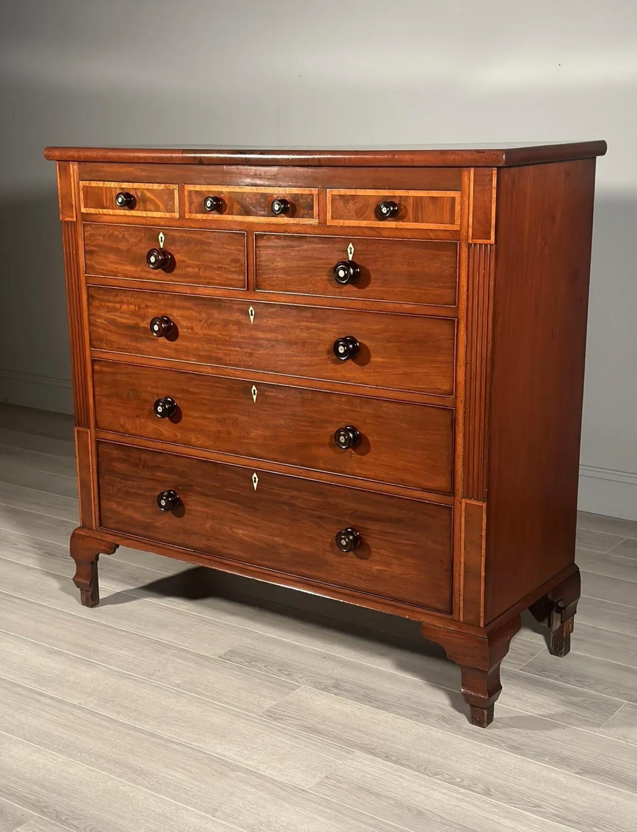 Large Antique Mahogany Chest Of Drawers C.1840 In Good Condition For Sale In Accrington, GB