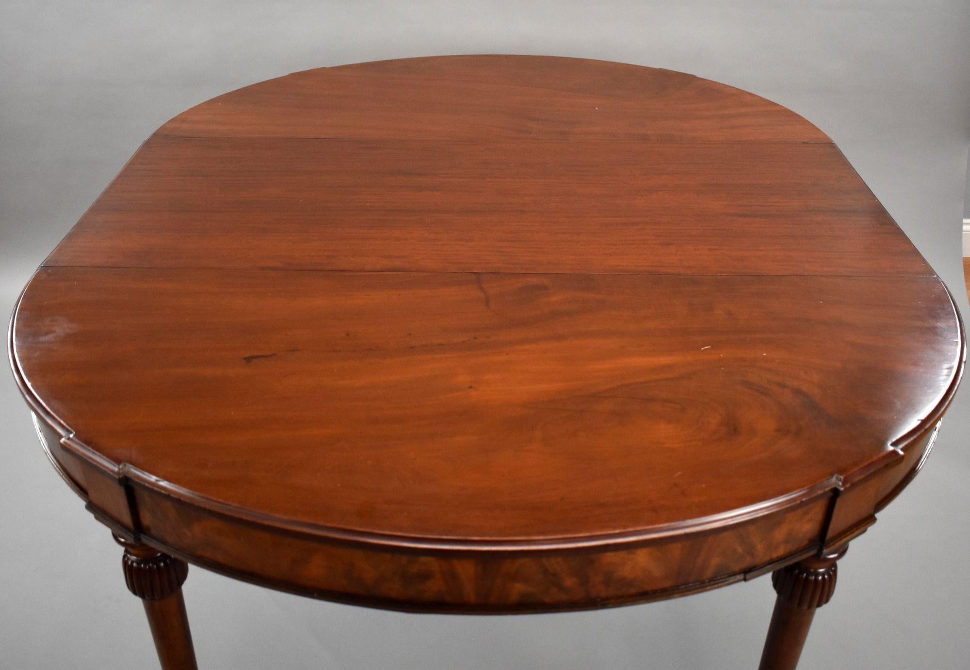 Large Antique Mahogany Extending Dining Table For Sale 1