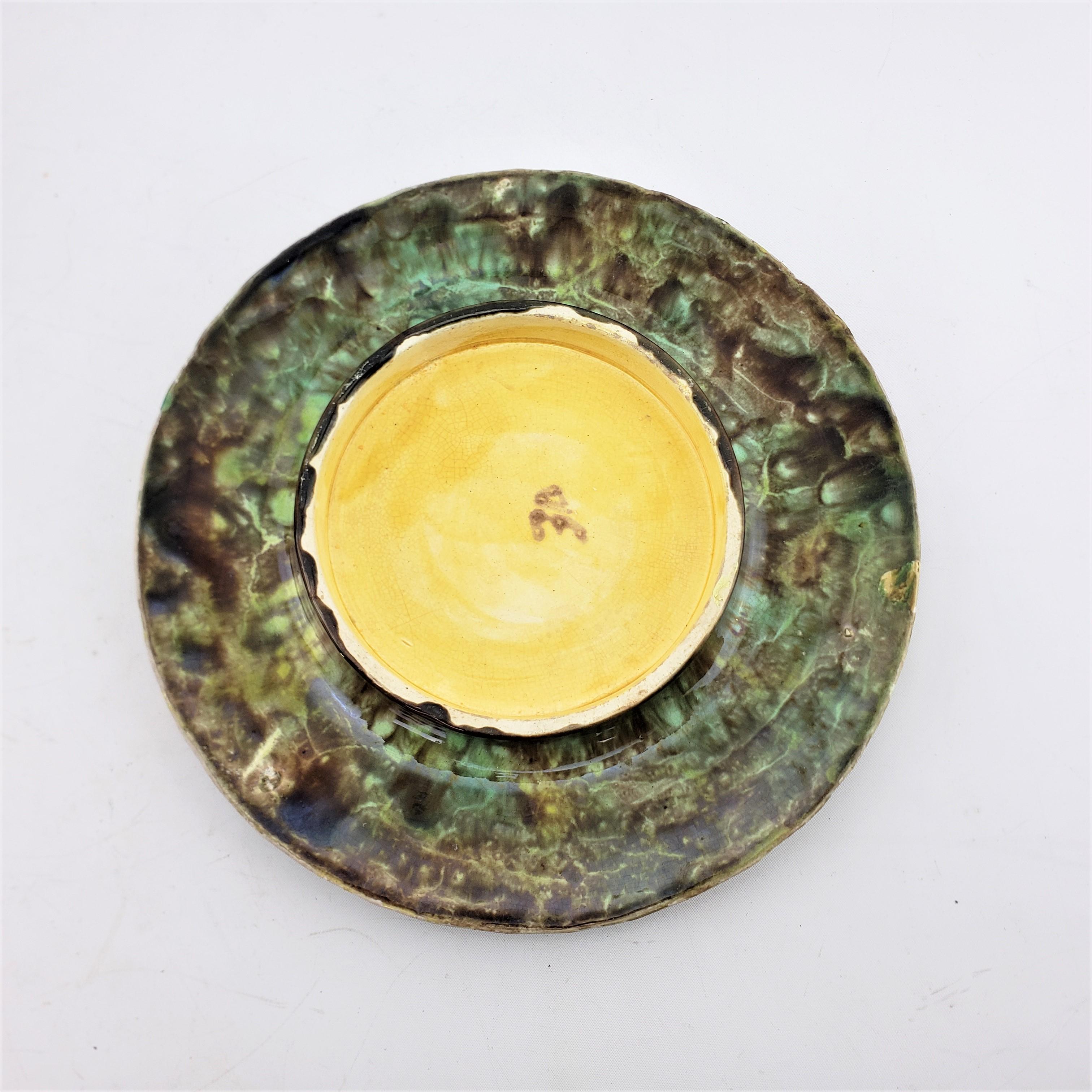 Großer antiker Majolika-Käseserviergeschirr oder Kuppel mit Blatt- und Beerendekor im Angebot 6