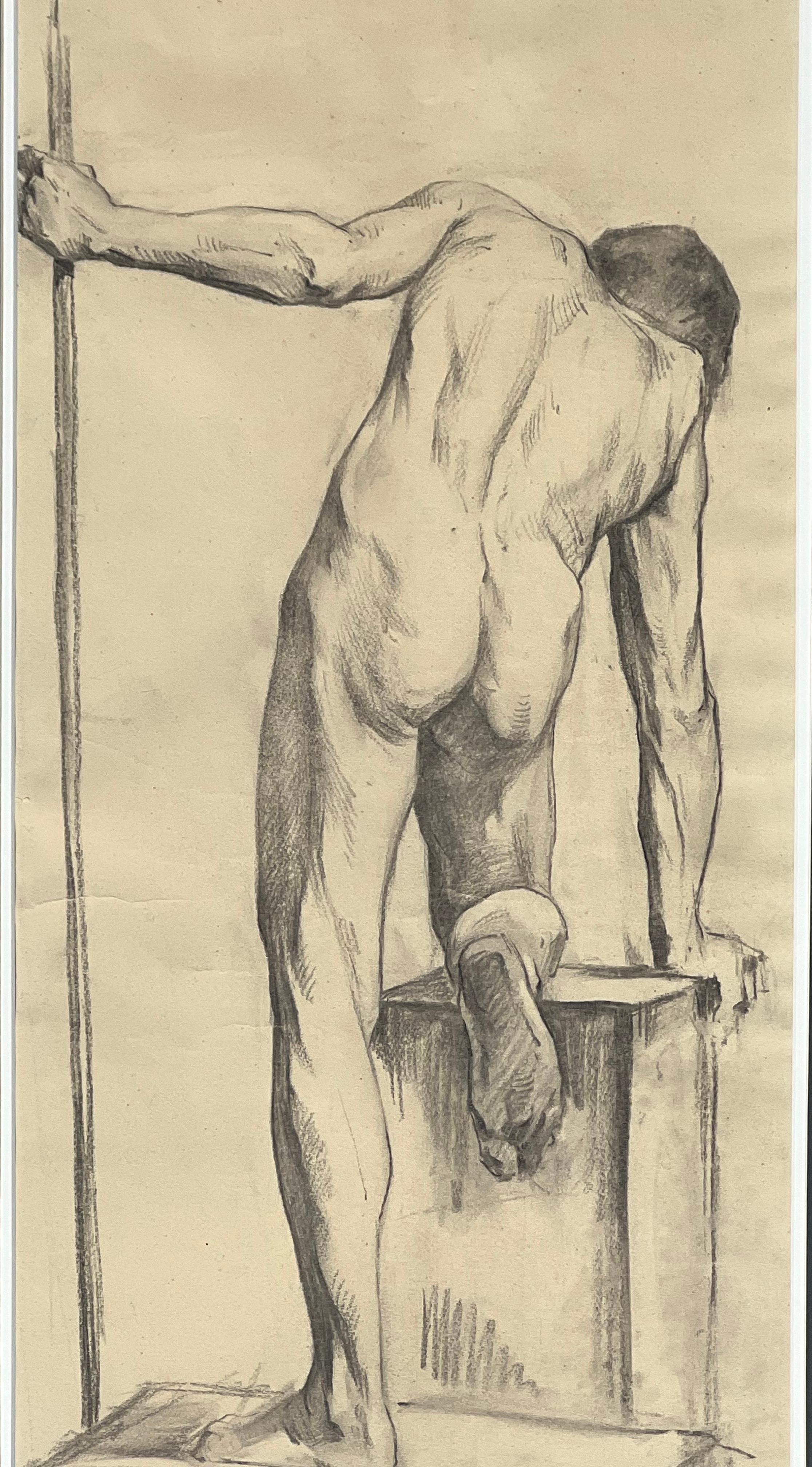 Grand dessin d'étude d'un nu masculin ancien de Paris, encadré en Italie Bon état - En vente à Miami, FL