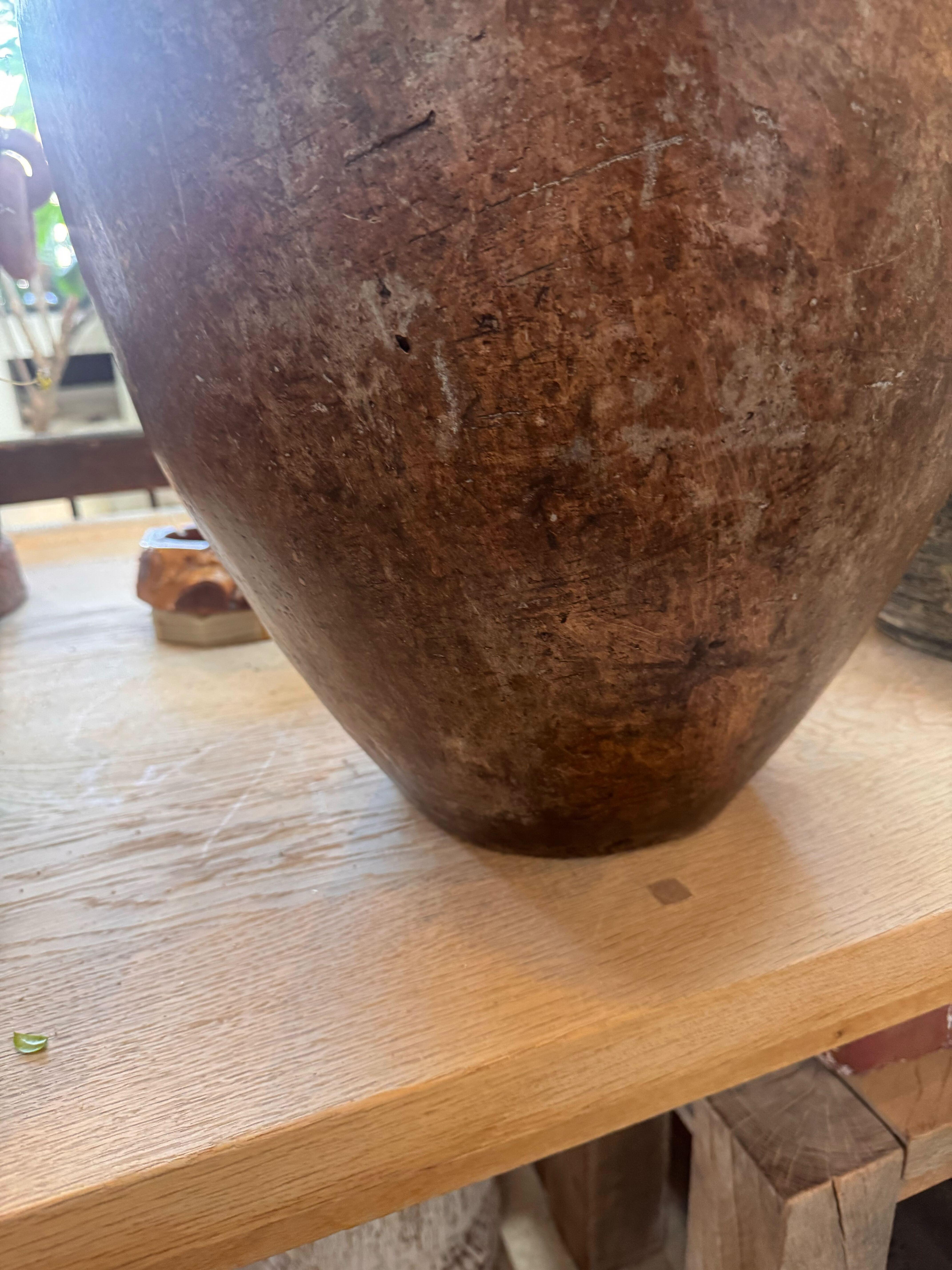 Large Antique Mediterranean Terracotta Storage Jar with Rich Earthen Patina im Angebot 4