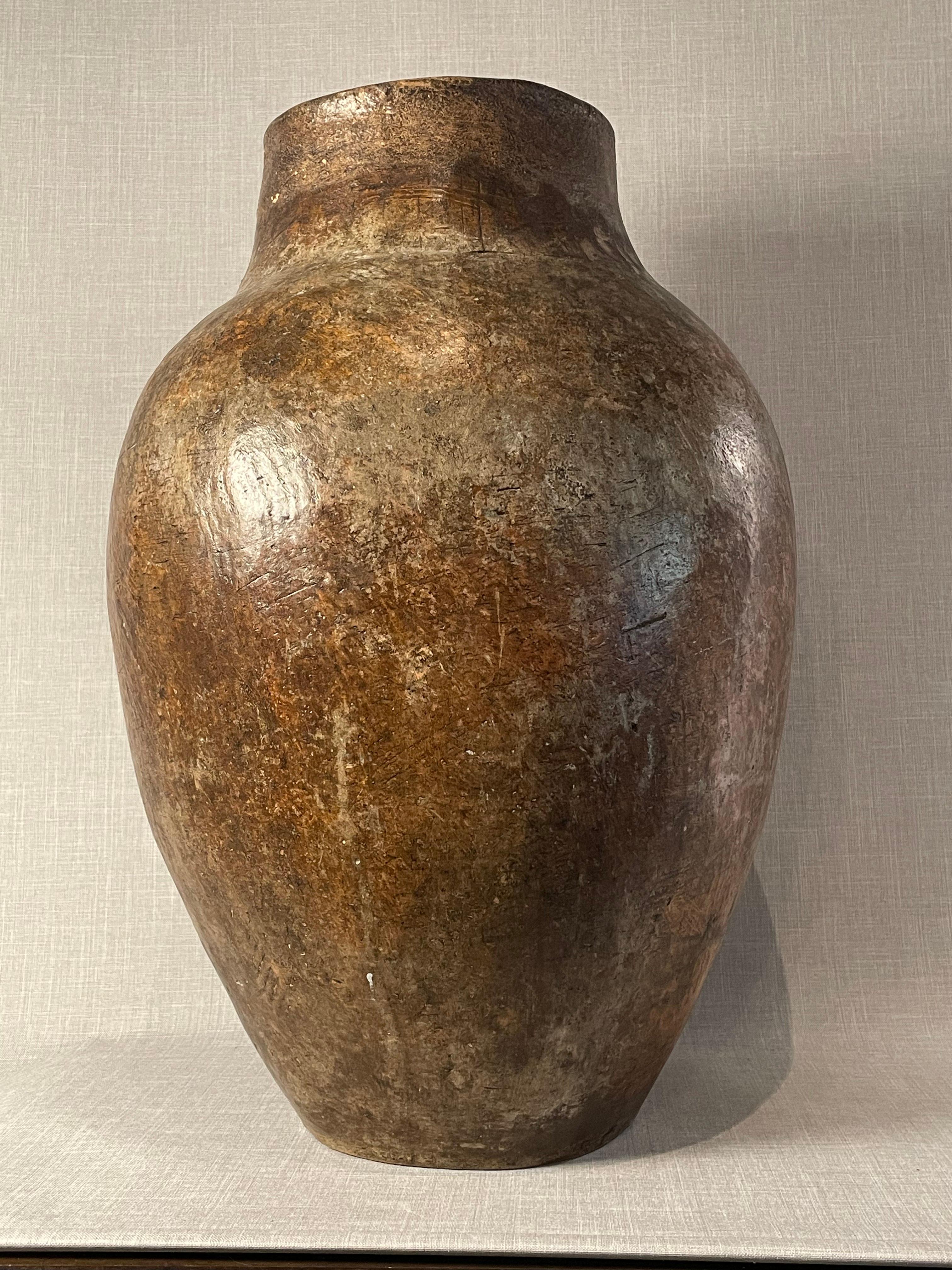 Large Antique Mediterranean Terracotta Storage Jar with Rich Earthen Patina (19. Jahrhundert) im Angebot