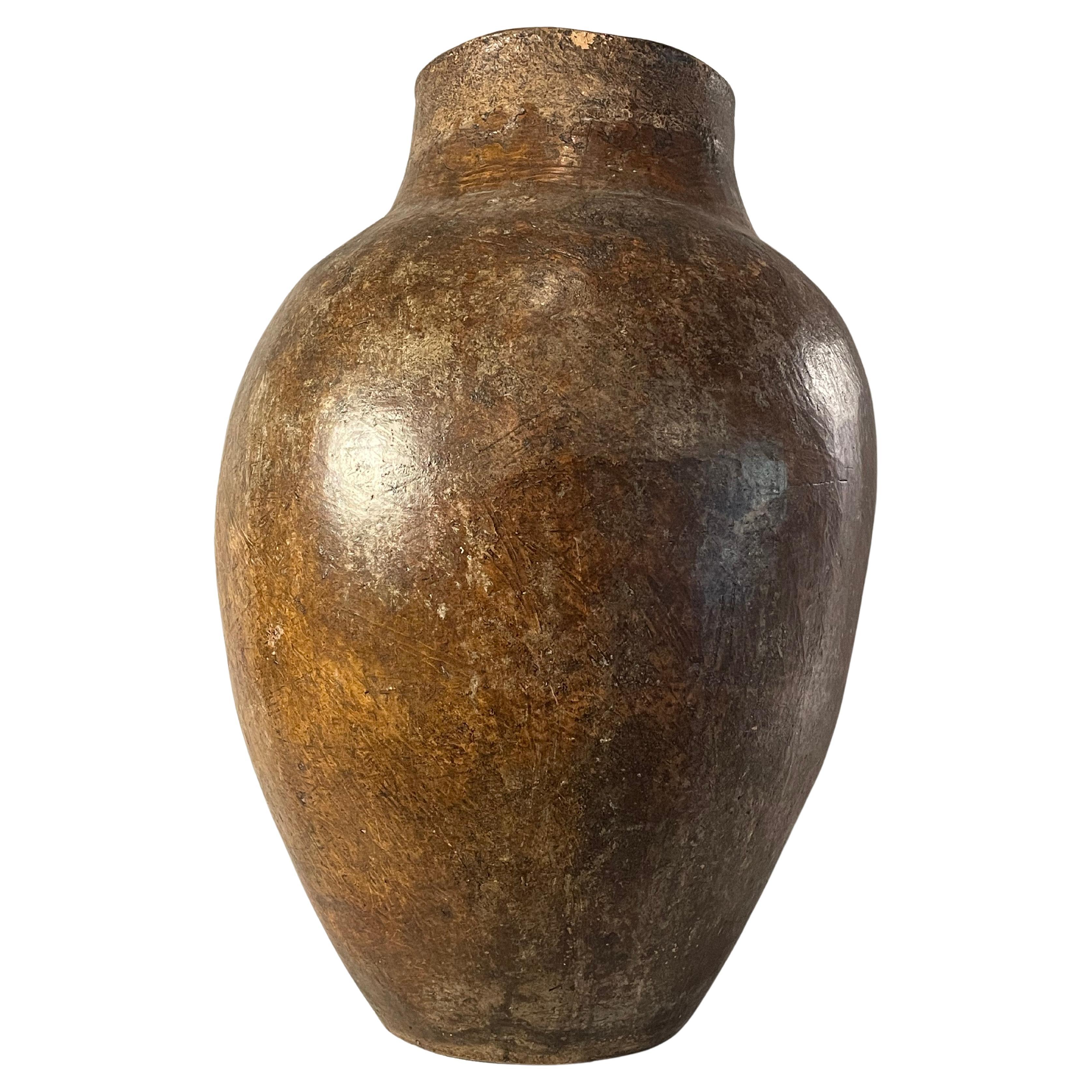 Large Antique Mediterranean Terracotta Storage Jar with Rich Earthen Patina im Angebot