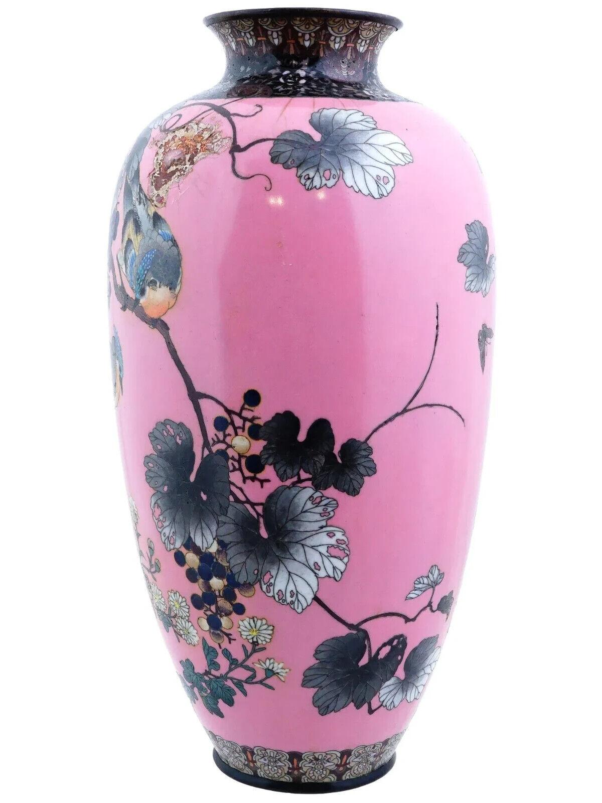 Gran jarrón antiguo japonés Meiji de esmalte de cloisonné rosa con pájaros Japonés en venta