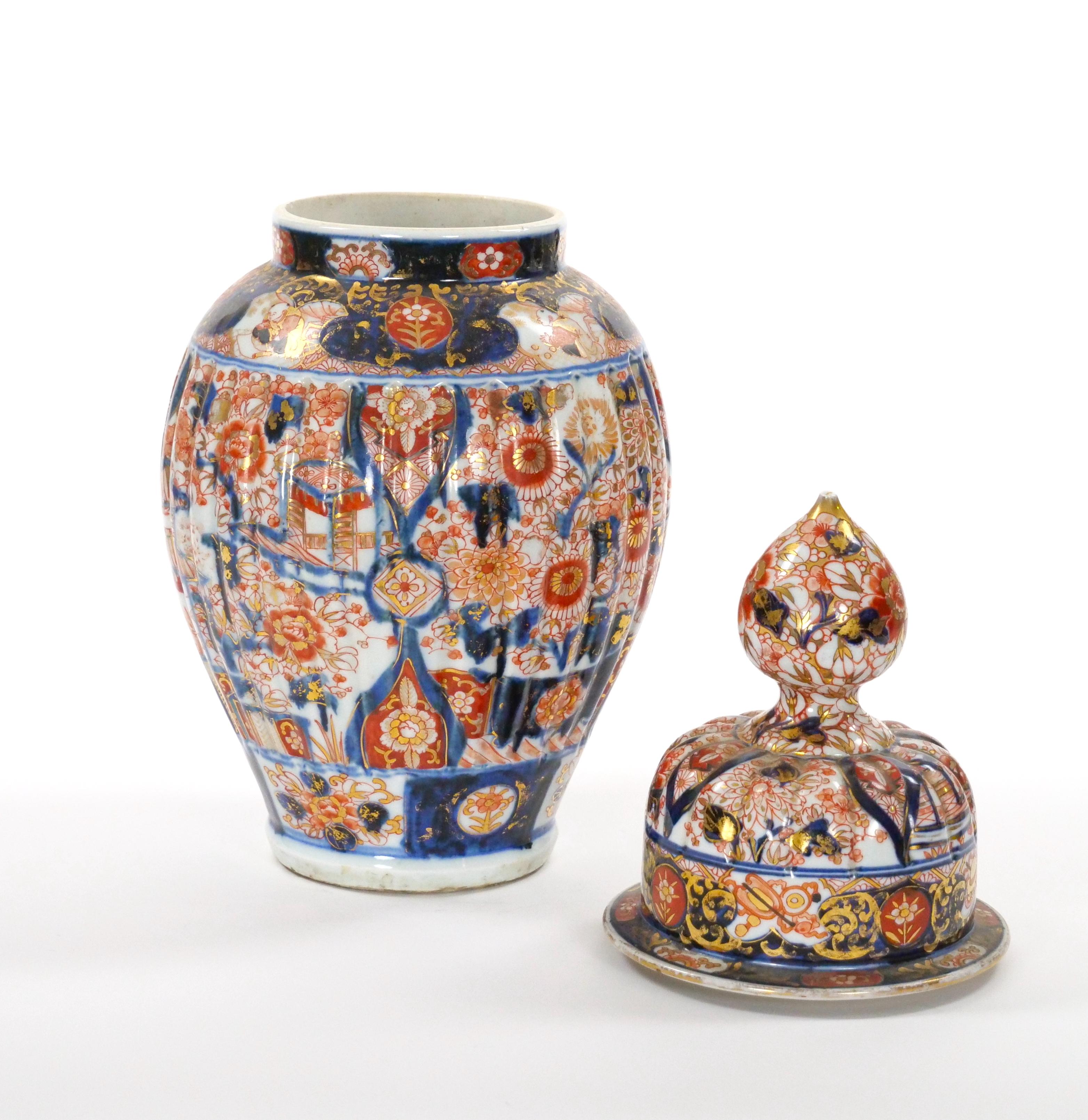 Grandi vasi con coperchio in porcellana Imari Porcelain del periodo Meiji in vendita 4