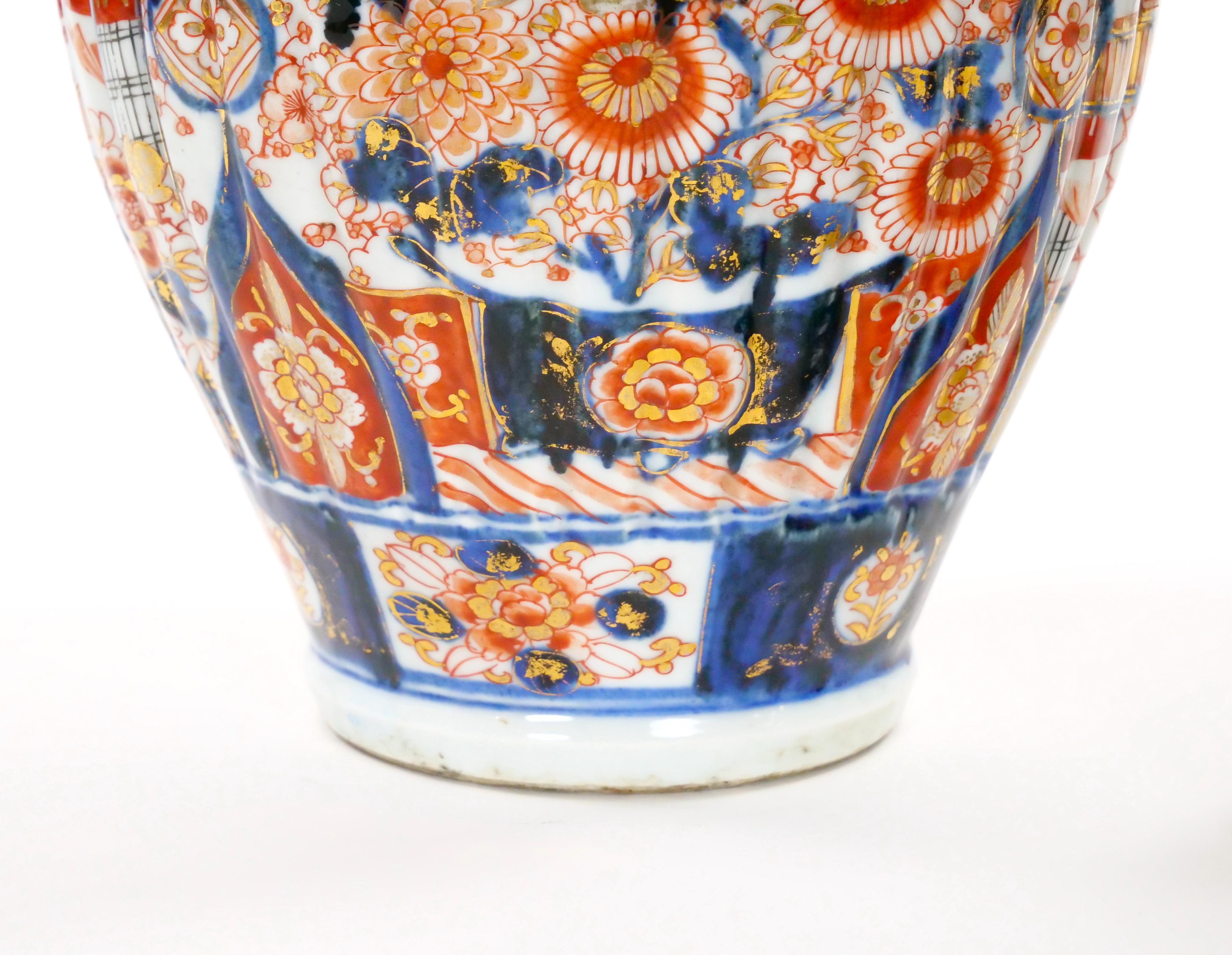 Grandi vasi con coperchio in porcellana Imari Porcelain del periodo Meiji in vendita 6