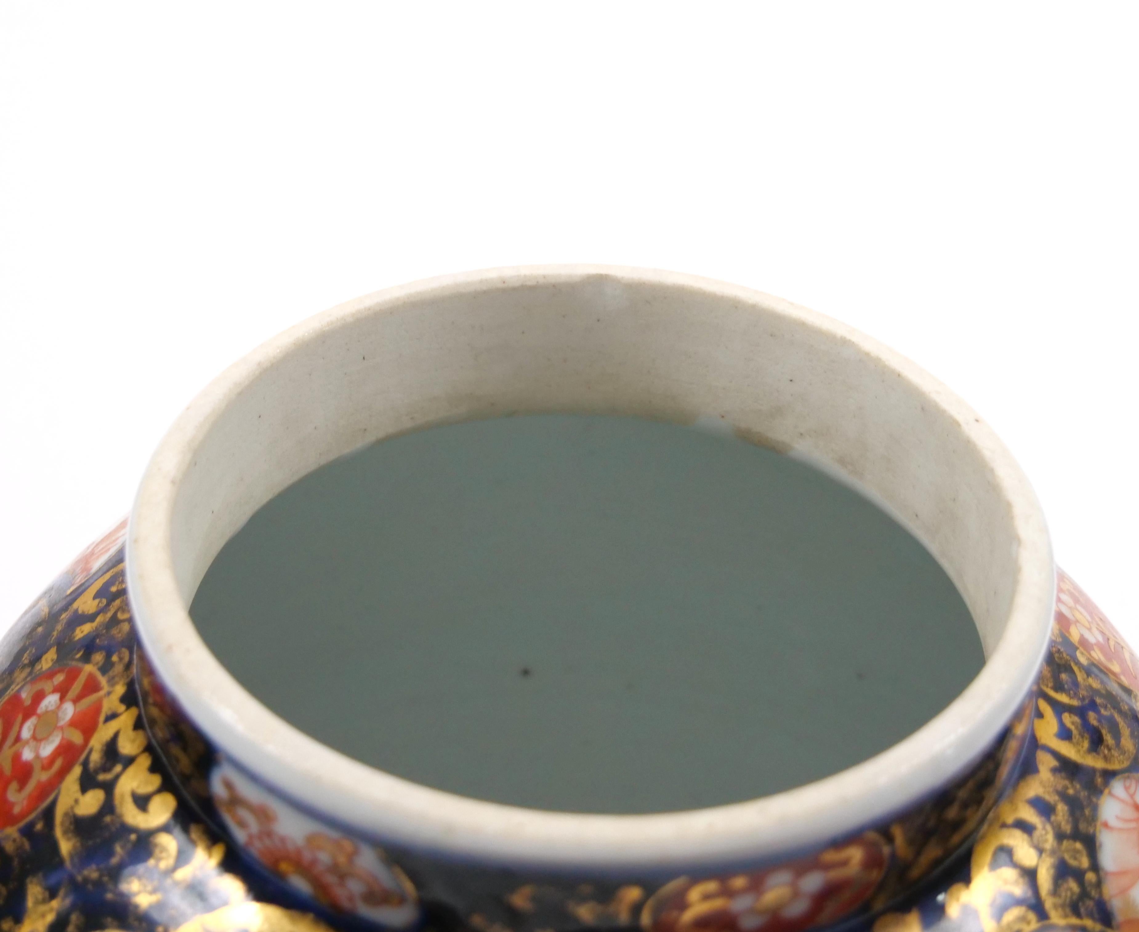 Grandi vasi con coperchio in porcellana Imari Porcelain del periodo Meiji in vendita 7