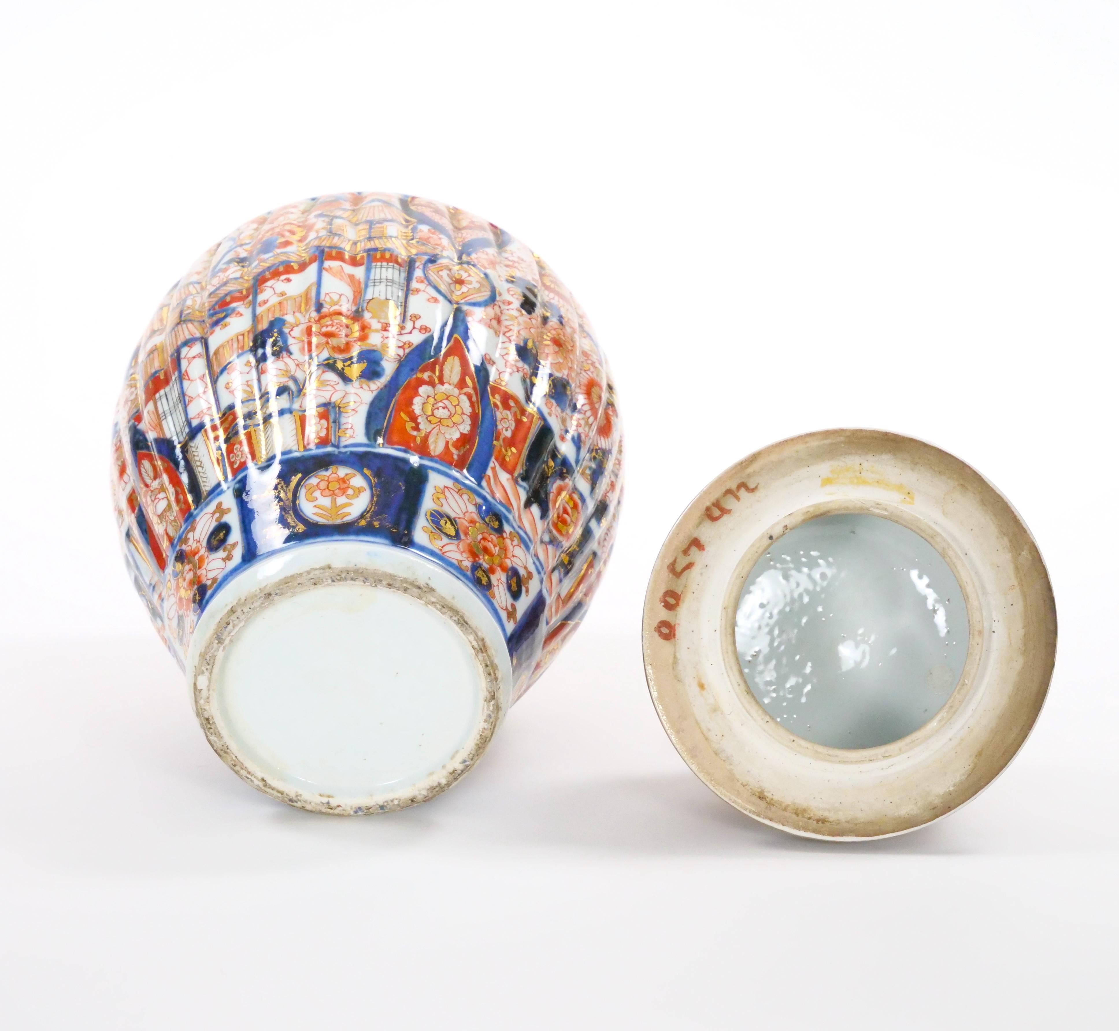 Grandi vasi con coperchio in porcellana Imari Porcelain del periodo Meiji in vendita 8
