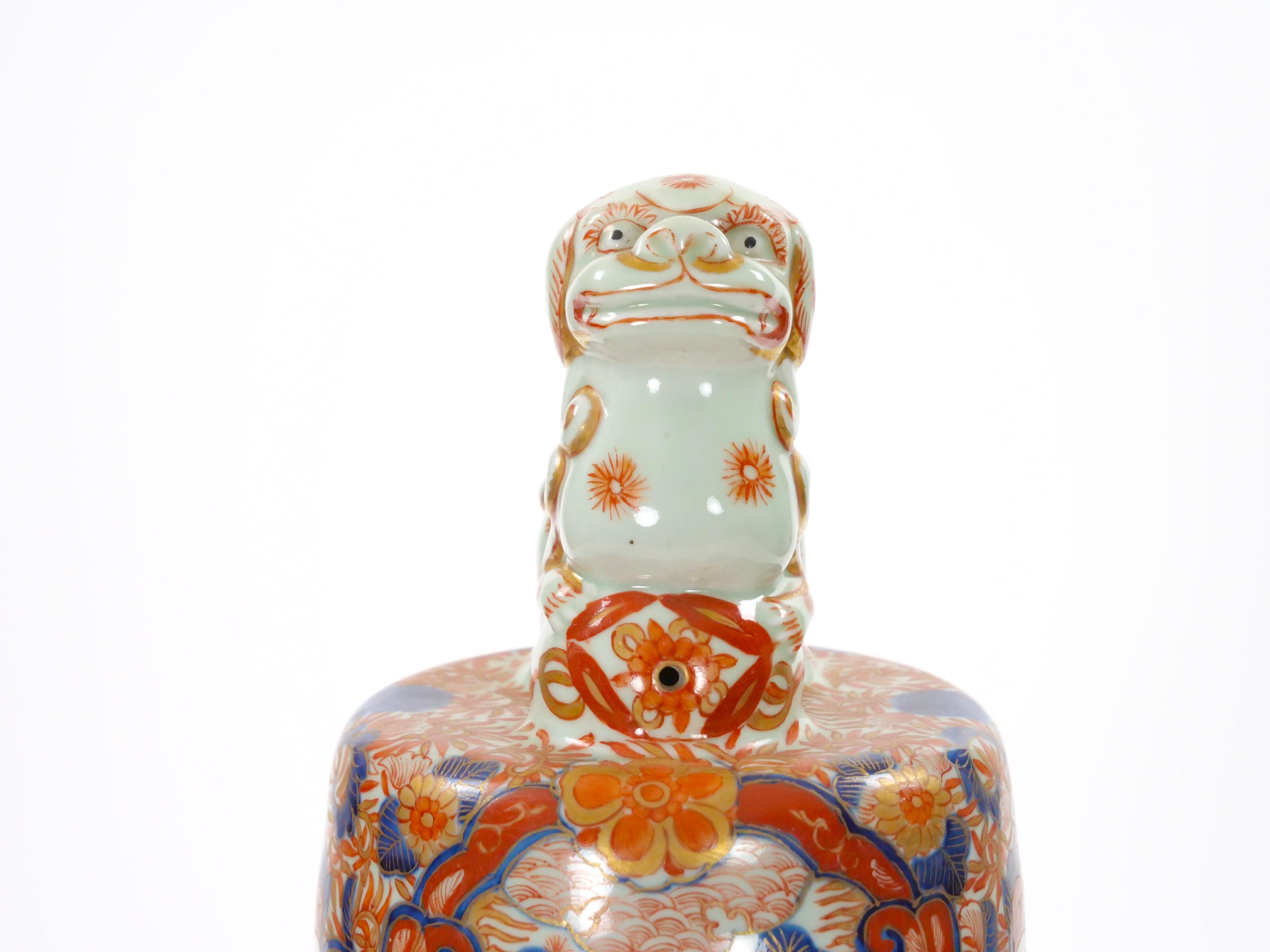 Grande vaso antico con coperchio in Imari Porcelain del periodo Meiji in vendita 4