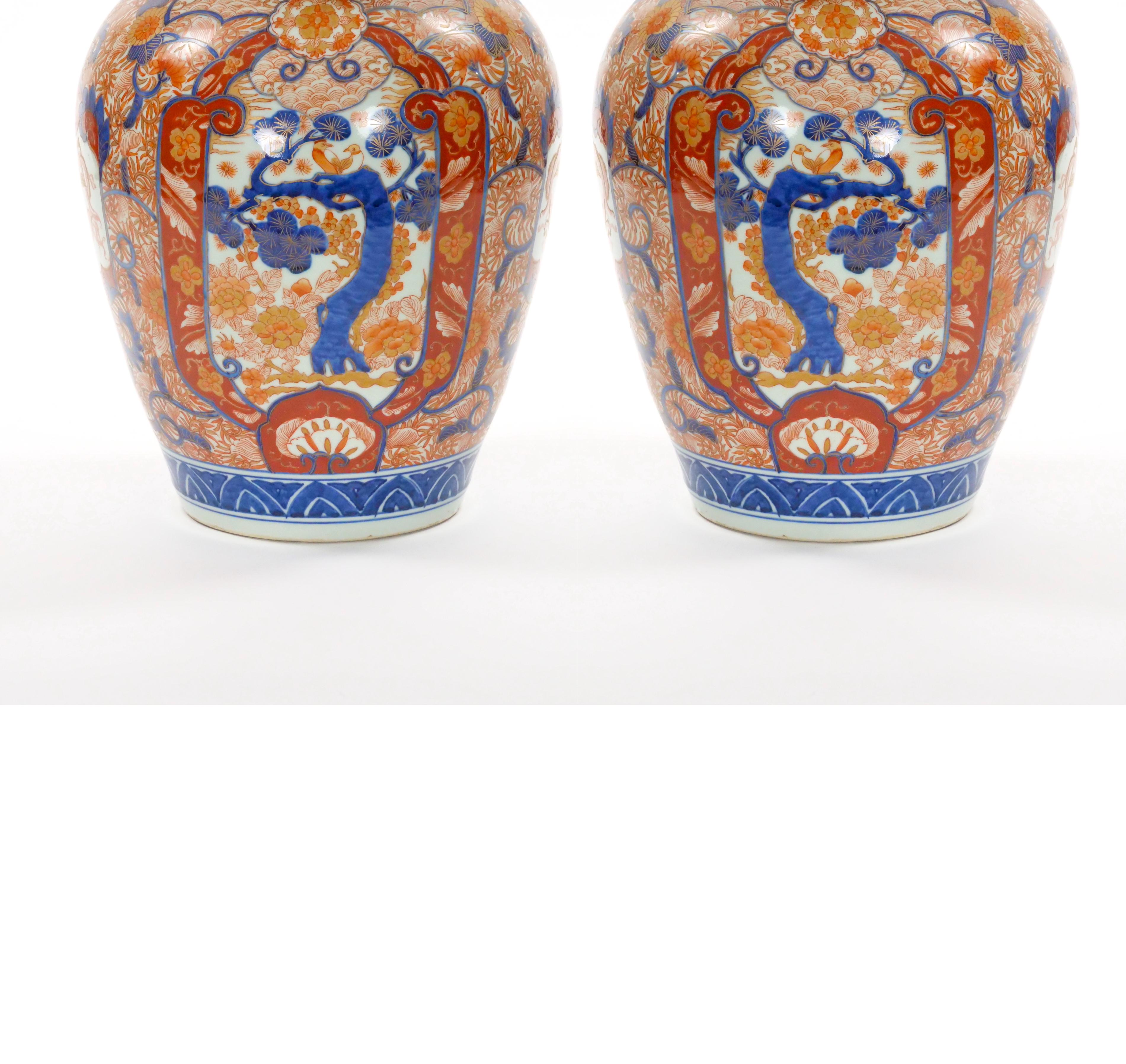 Grande vaso antico con coperchio in Imari Porcelain del periodo Meiji in vendita 6