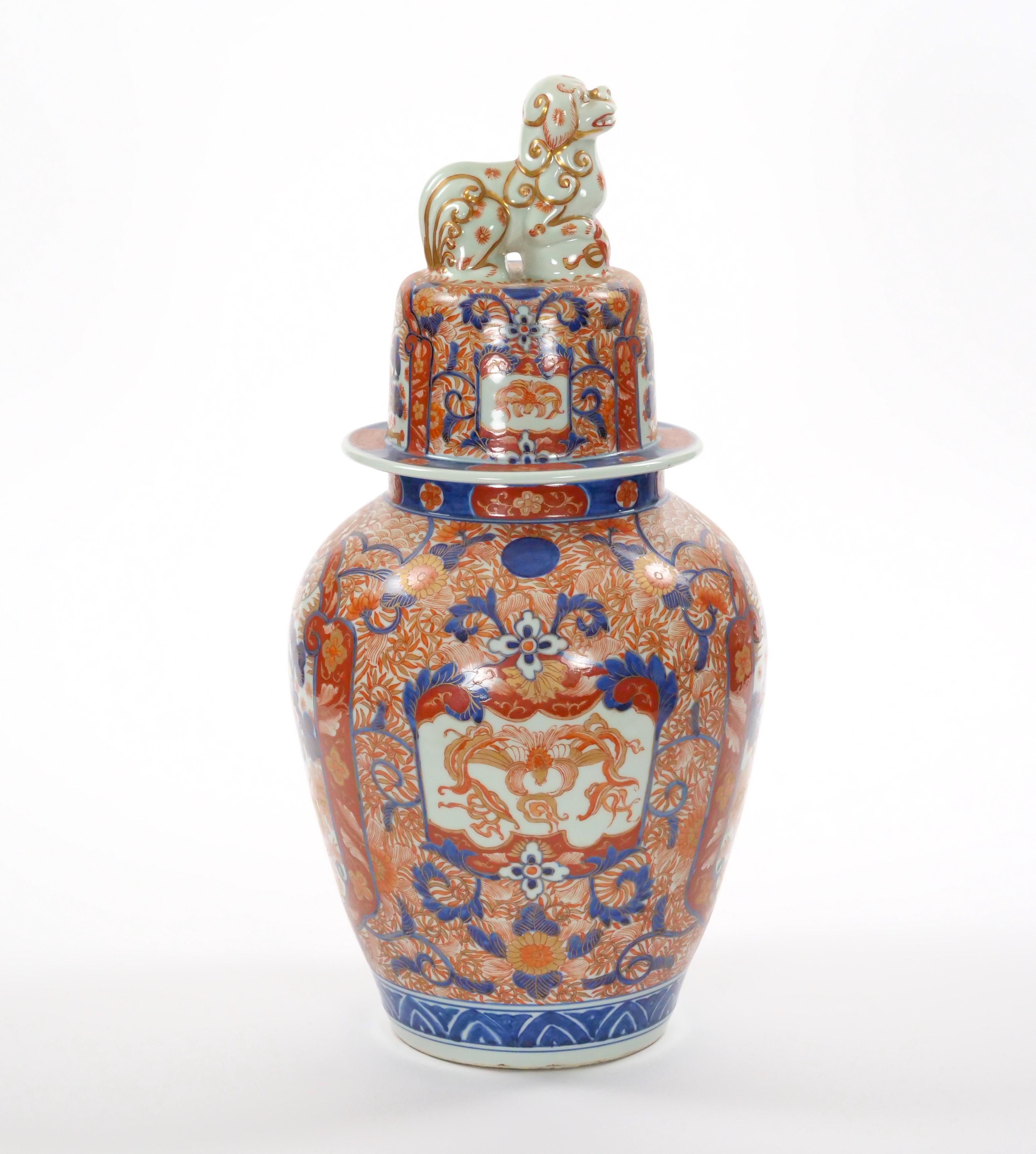 Grande vaso antico con coperchio in Imari Porcelain del periodo Meiji in vendita 8
