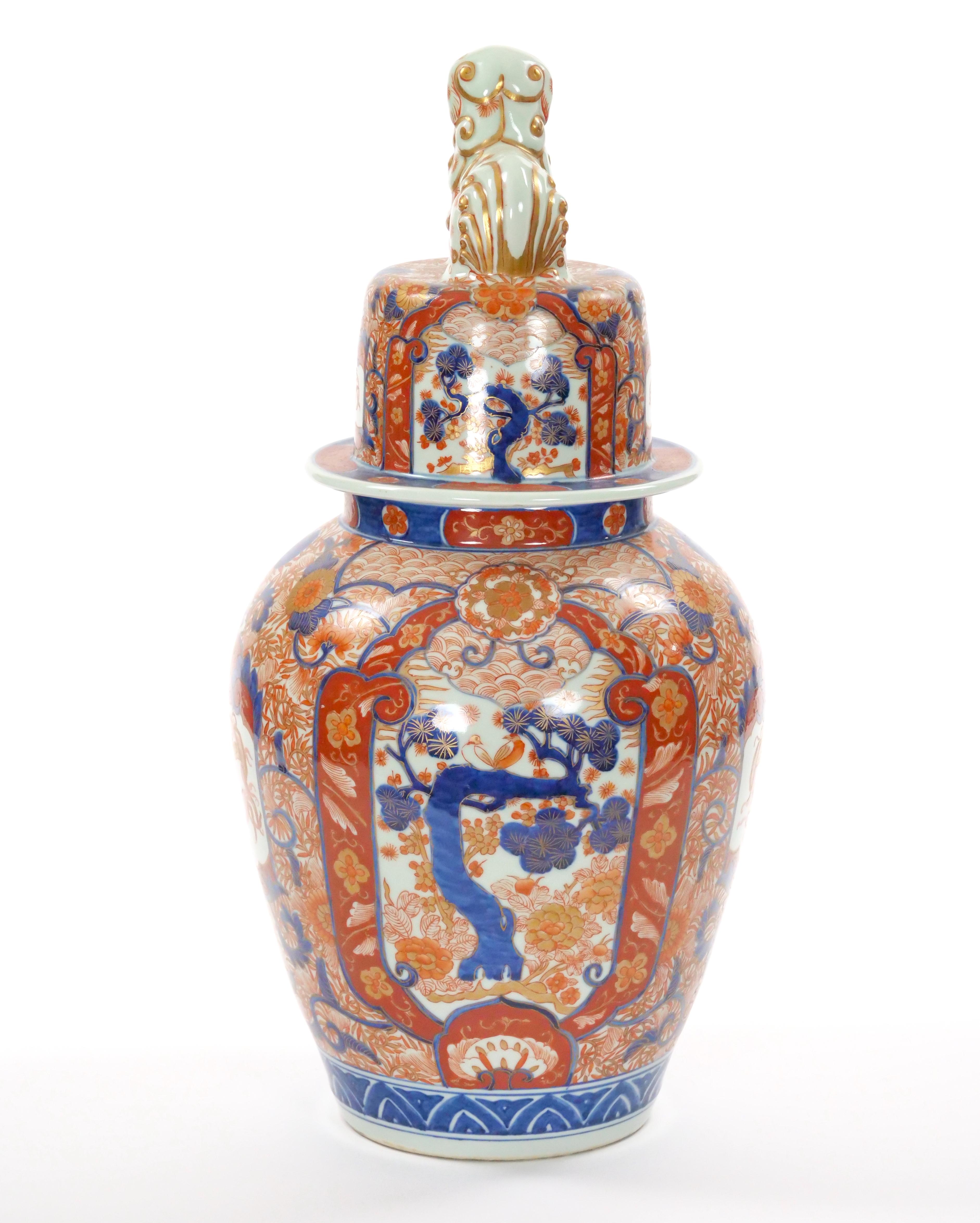Grande vaso antico con coperchio in Imari Porcelain del periodo Meiji in vendita 12