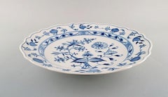 Grand bol / plat ancien en porcelaine peinte à la main de Meissen "Blue Onion" (oignon bleu)