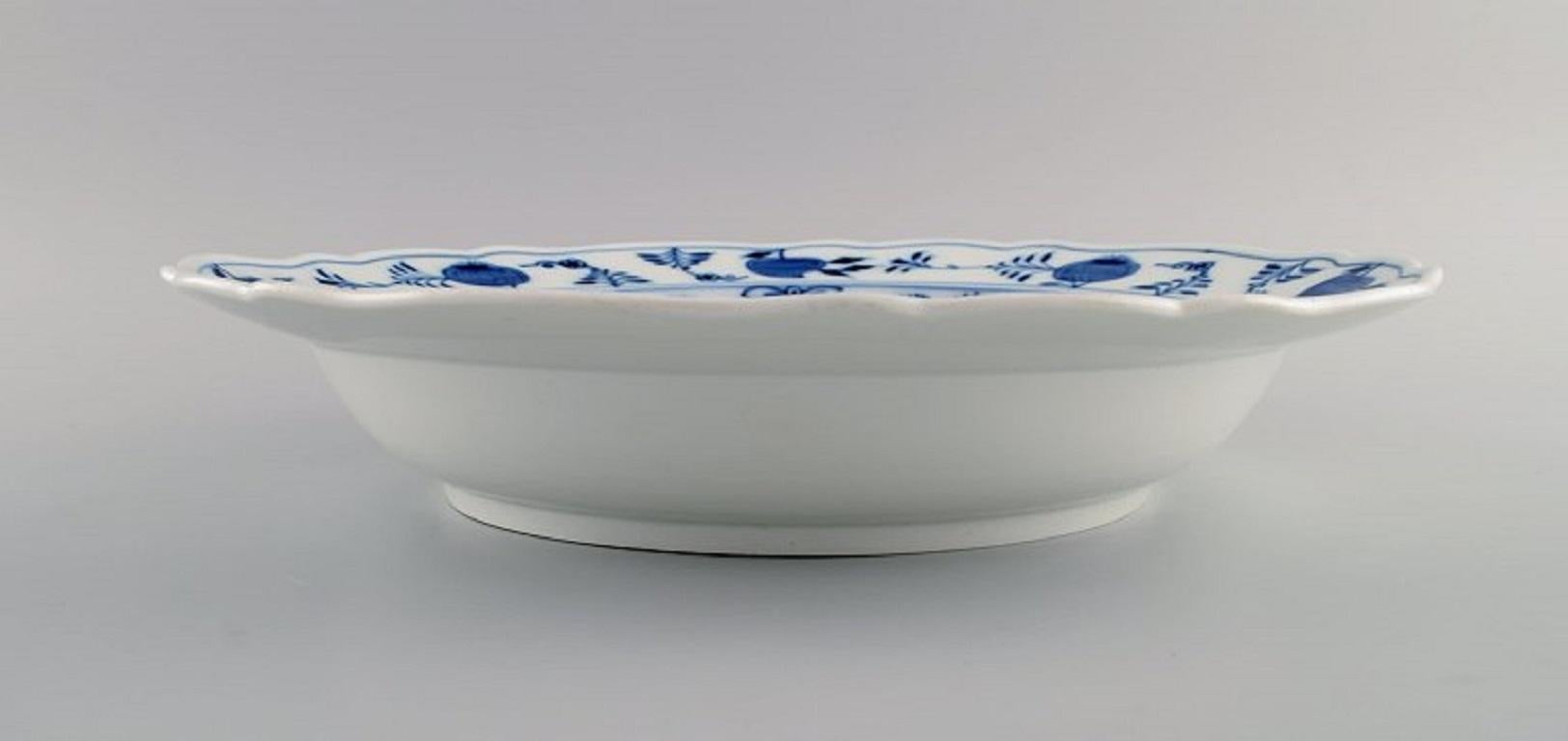 Hand-Painted Large Antique Meissen Blue Onion Bowl with Room Divider in Porcelain For Sale