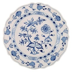 Grand plat / bol ancien de Meissen en porcelaine bleue peinte à la main représentant un oignon