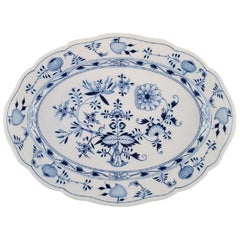 Grand plat de service antique Meissen "Blue Onion" en porcelaine peinte à la main