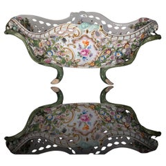 Gran cuenco antiguo de Meissen con incrustaciones florales y reticulado de vid