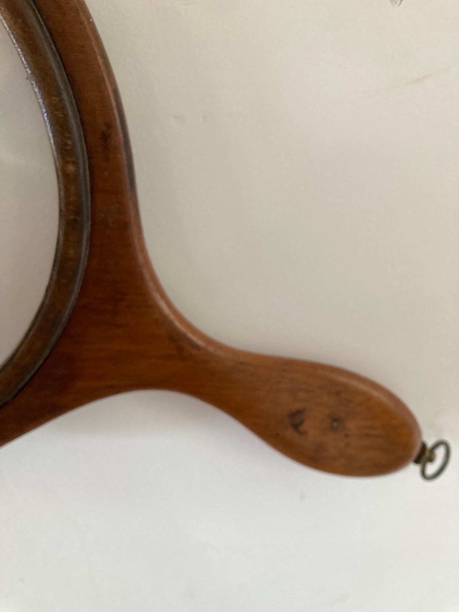 Grand verre grossissant acajou ancien du milieu du 19ème siècle en vente 1