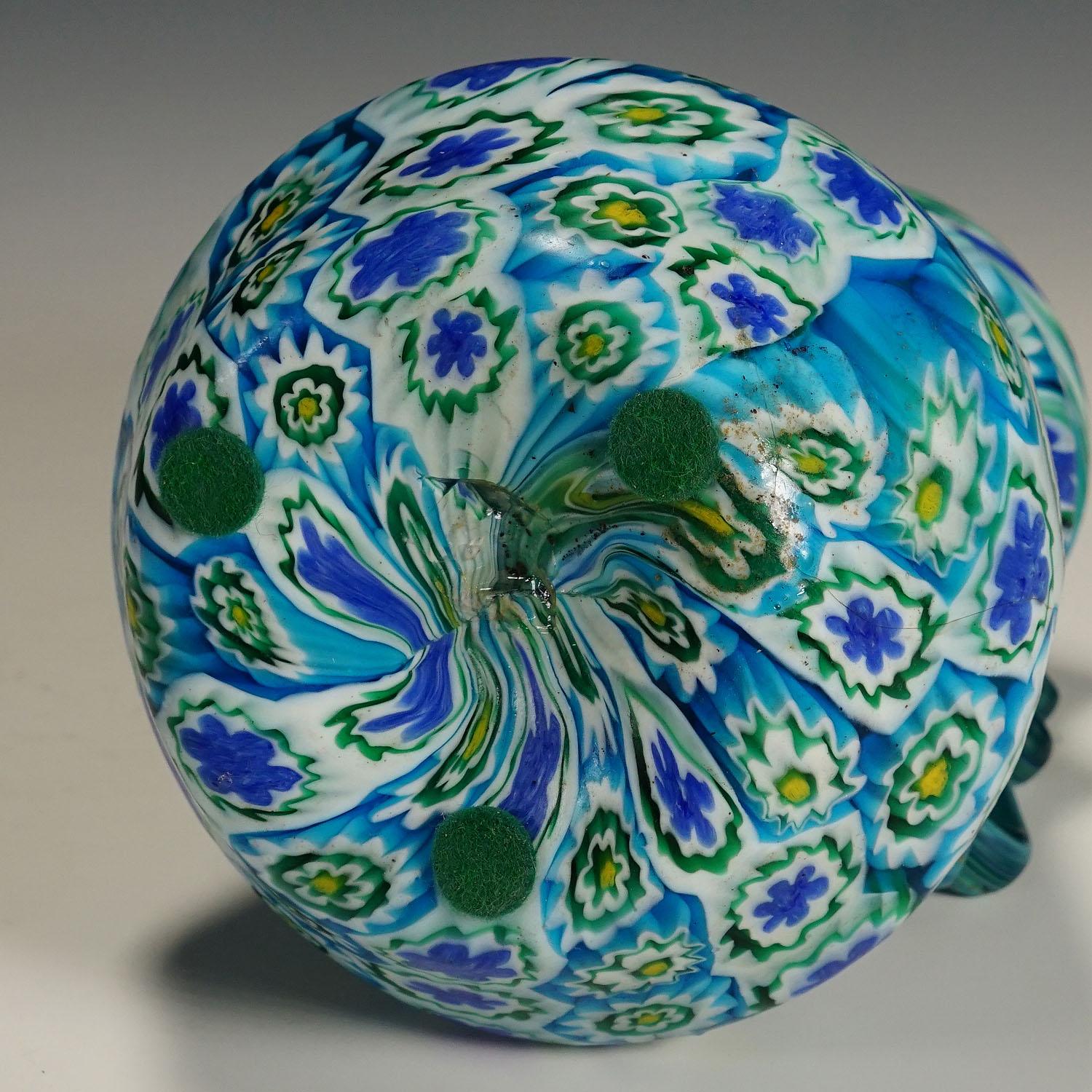 Vetro artistico Grande vaso antico Millefiori con manici, Fratelli Toso Murano, 1910 in vendita