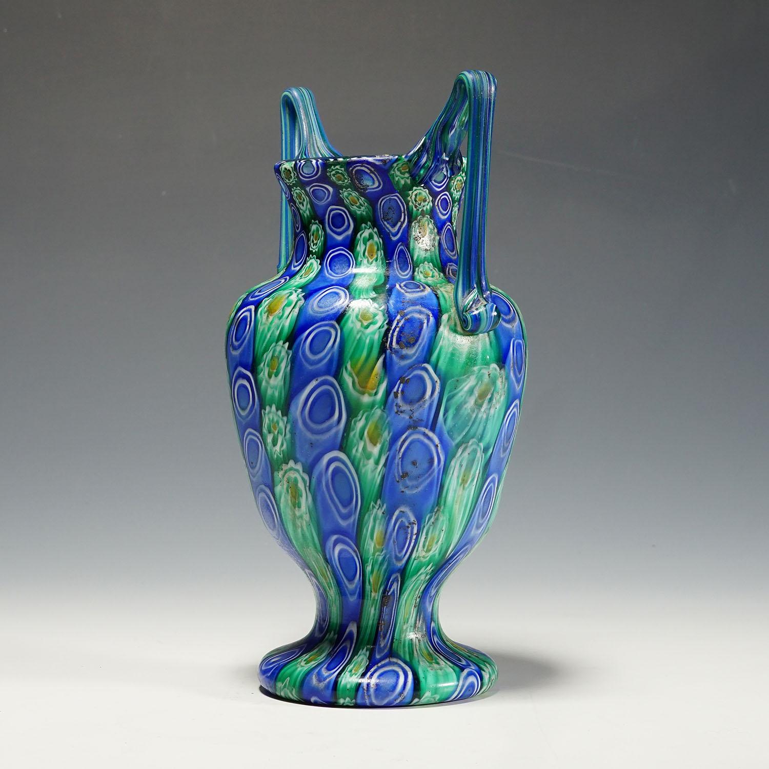 Große antike Millefiori-Vase mit Henkeln, Fratelli Toso Murano um 1910 (Italienisch) im Angebot