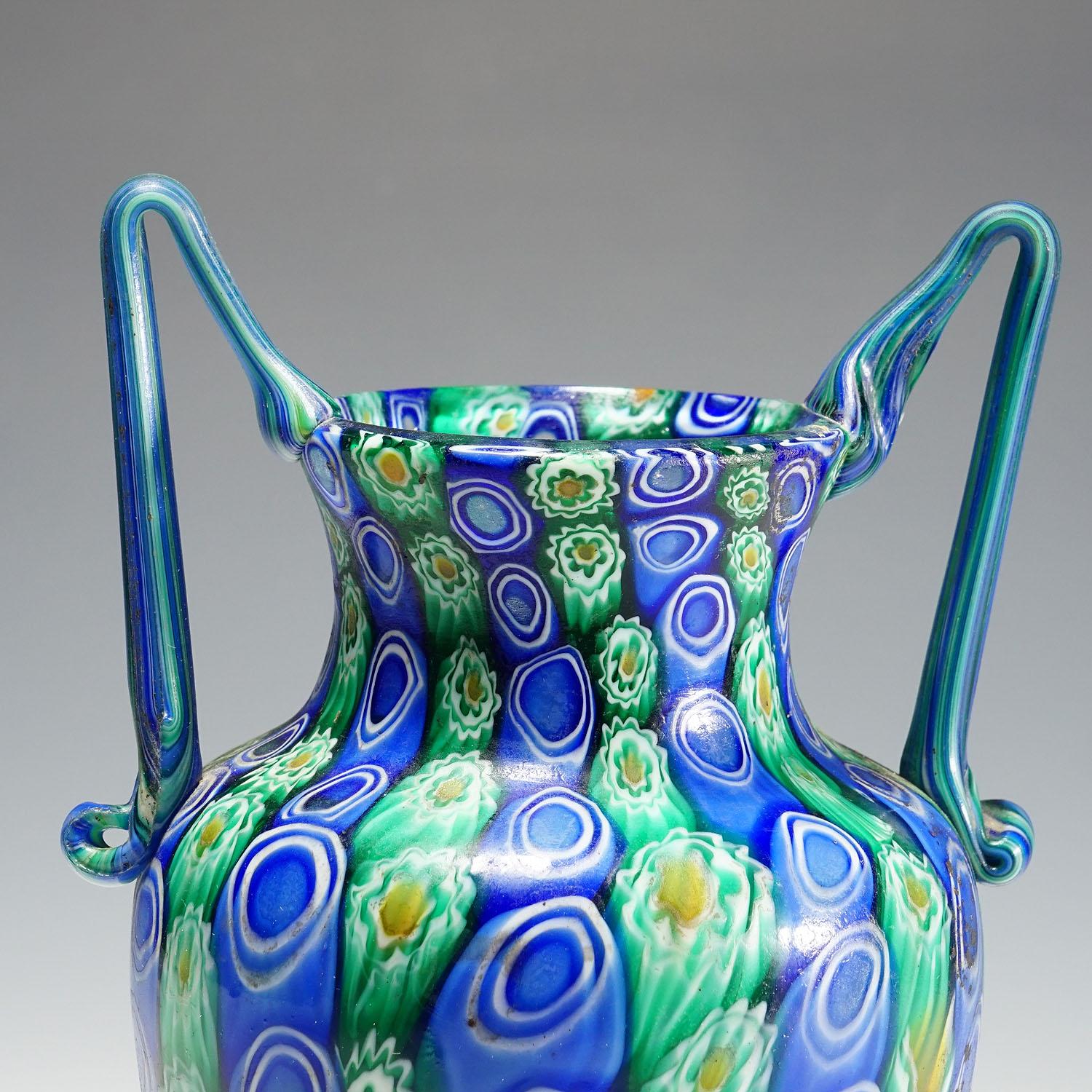 Large Antique Millefiori Vase with Handles, Fratelli Toso Murano circa 1910 In Good Condition For Sale In Berghuelen, DE