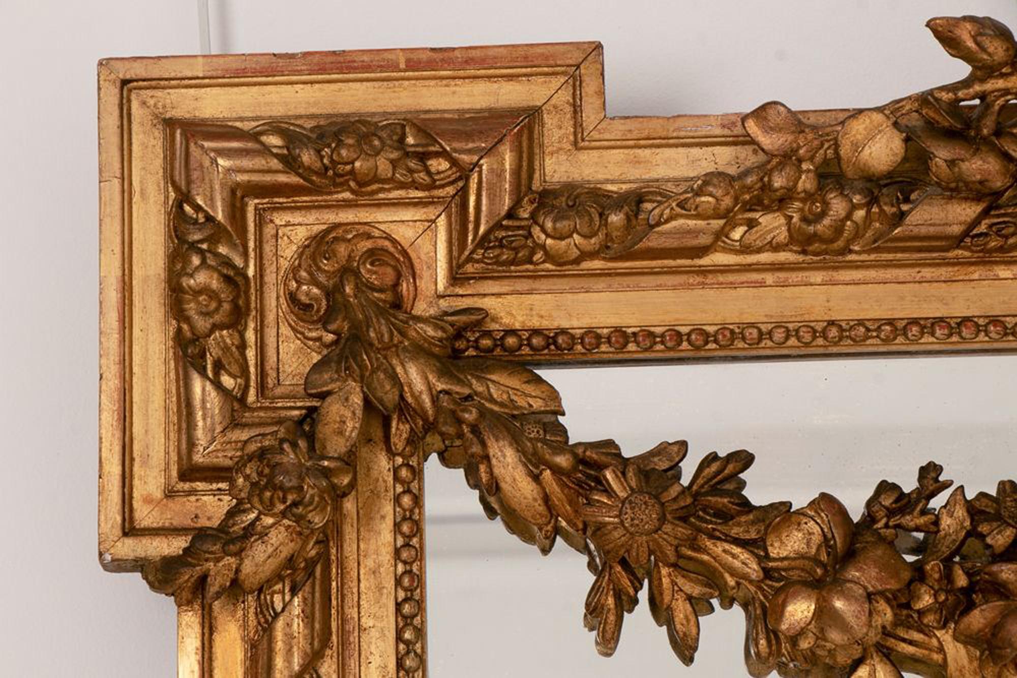 Großer antiker Spiegel mit Gesso-Kreuz, Girlanden und Schleifen, um 1880 (Spätes 19. Jahrhundert) im Angebot