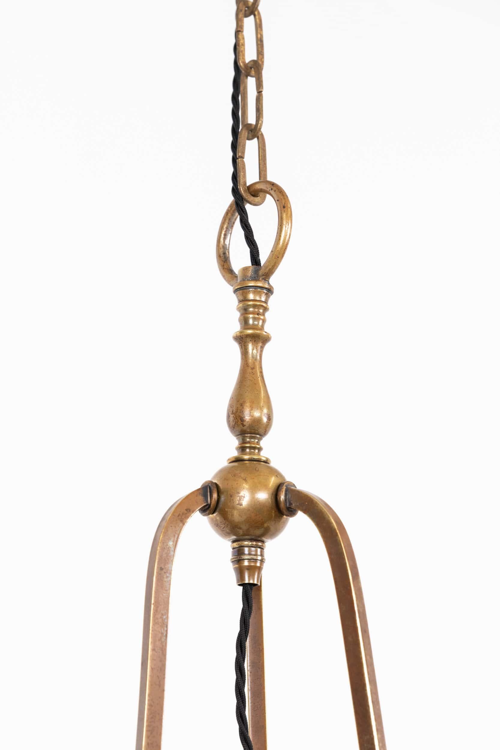 Großer antiker Mondstein-Opalglas-Kronleuchter, Anhänger, C.1915 (Gepresst) im Angebot