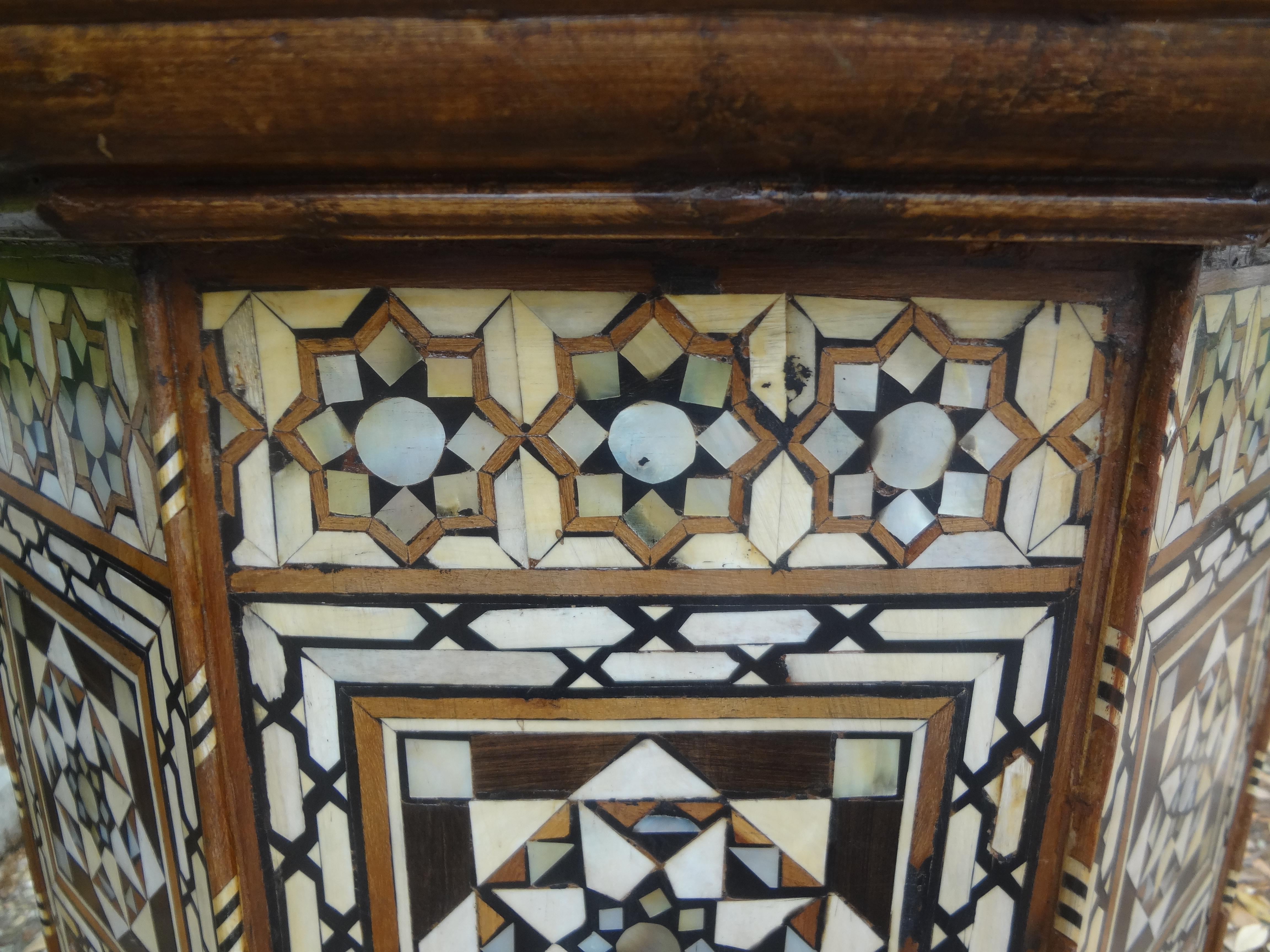 Large Antique Moroccan Arabesque Style Octagonal Inlaid Table In Good Condition For Sale In Houston, TX