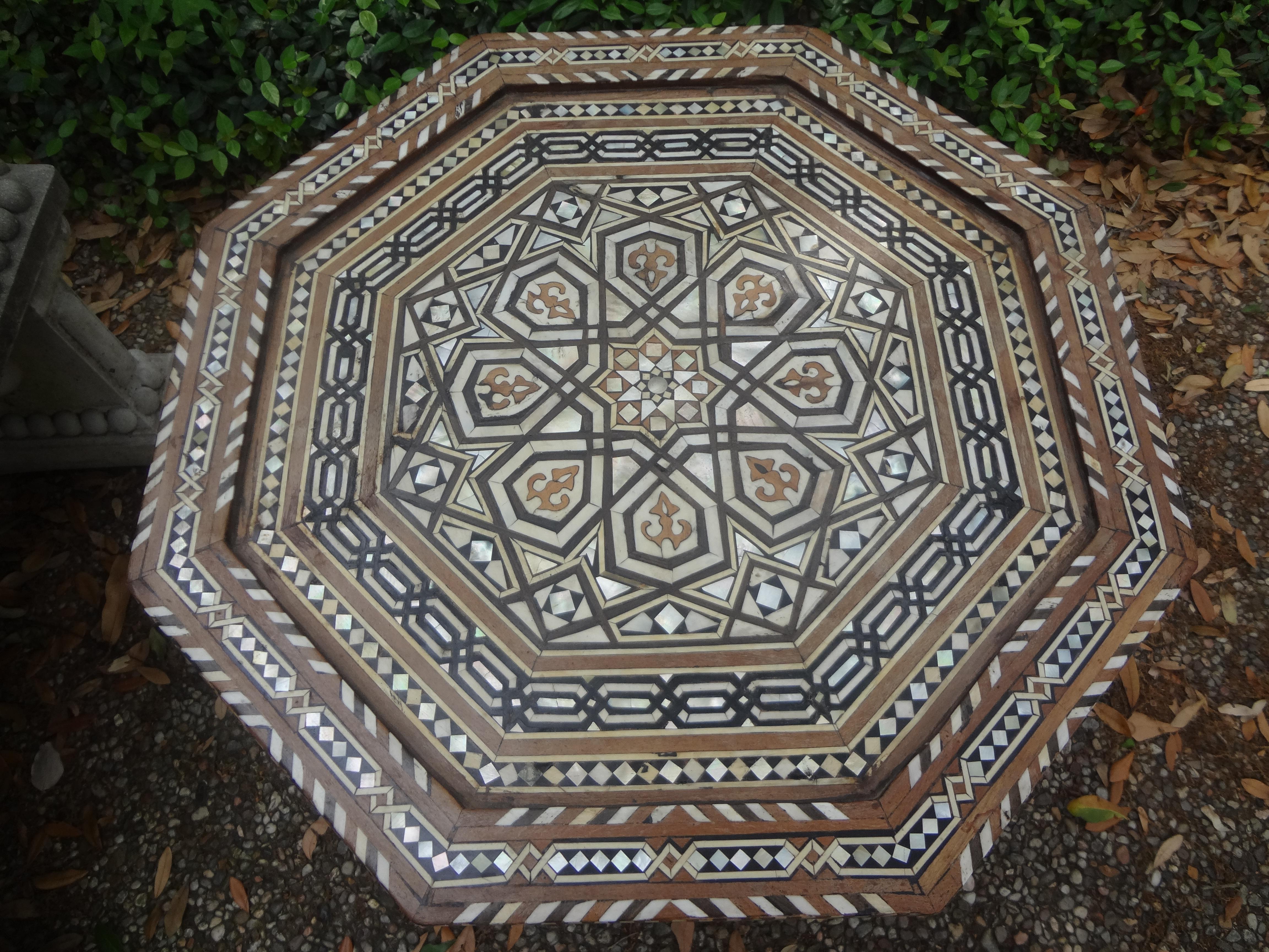 Large Antique Moroccan Arabesque Style Octagonal Inlaid Table For Sale 3