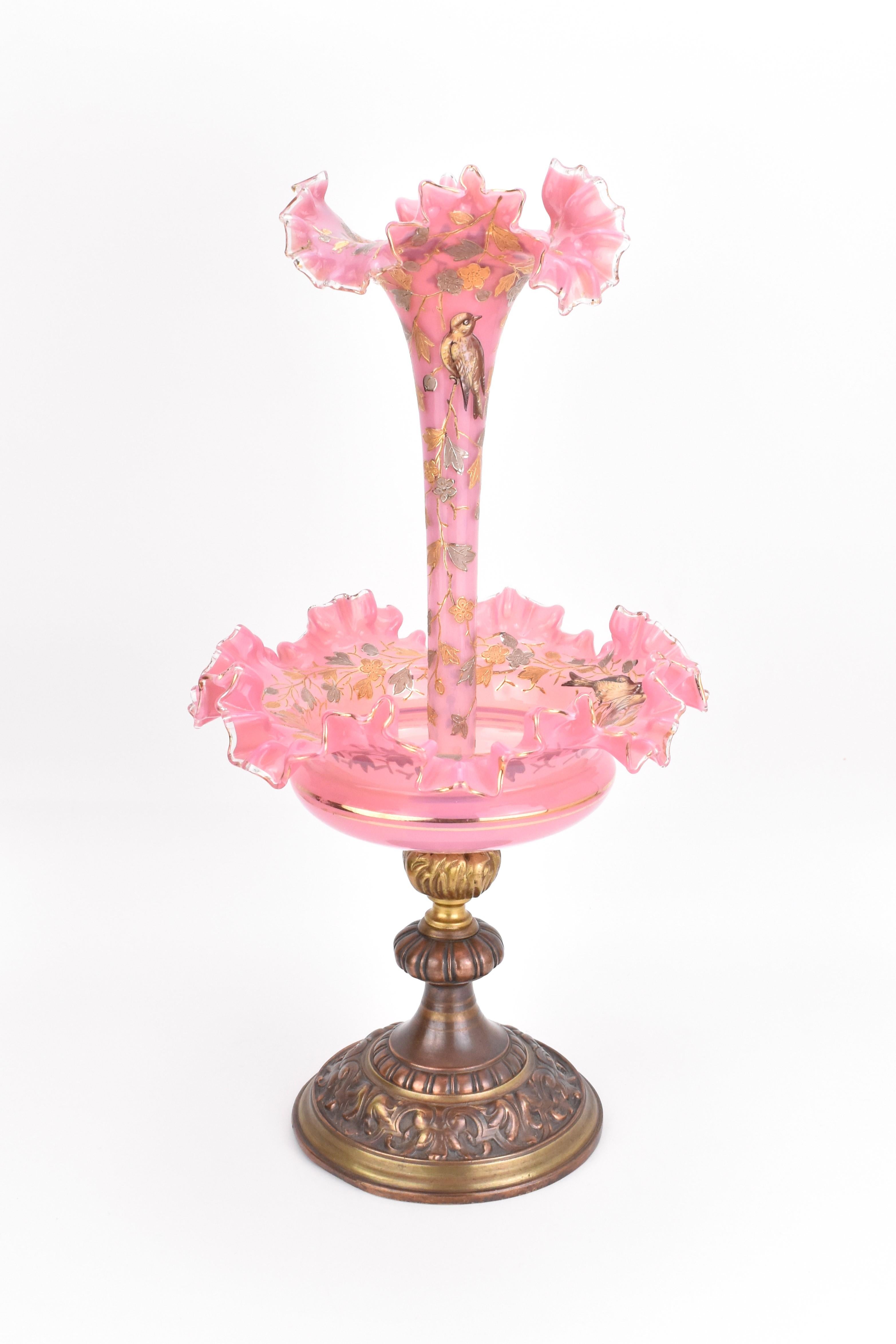 Gran Centro de Mesa Antiguo de Moser en Vidrio Opalino Rosa, Siglo XIX Esmaltado en venta