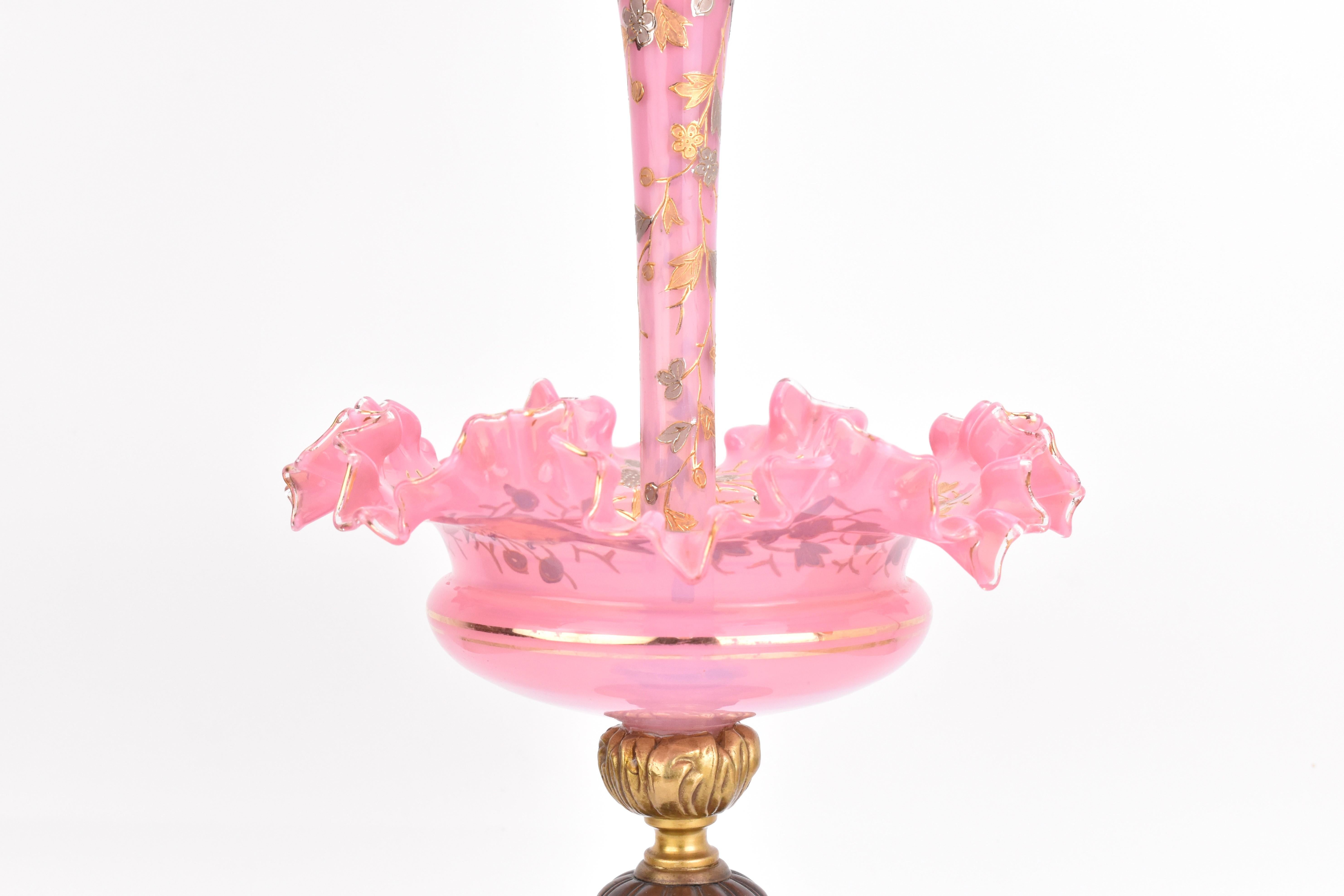 Gran Centro de Mesa Antiguo de Moser en Vidrio Opalino Rosa, Siglo XIX siglo XIX en venta