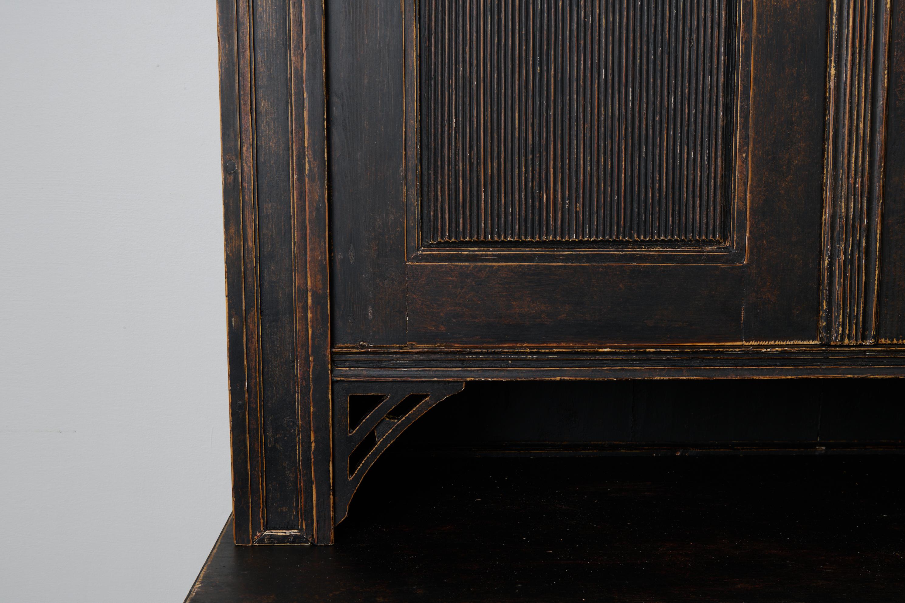 Large Antique Northern Swedish Gustavian Period Rustic Black Cabinet in Pine For Sale 2