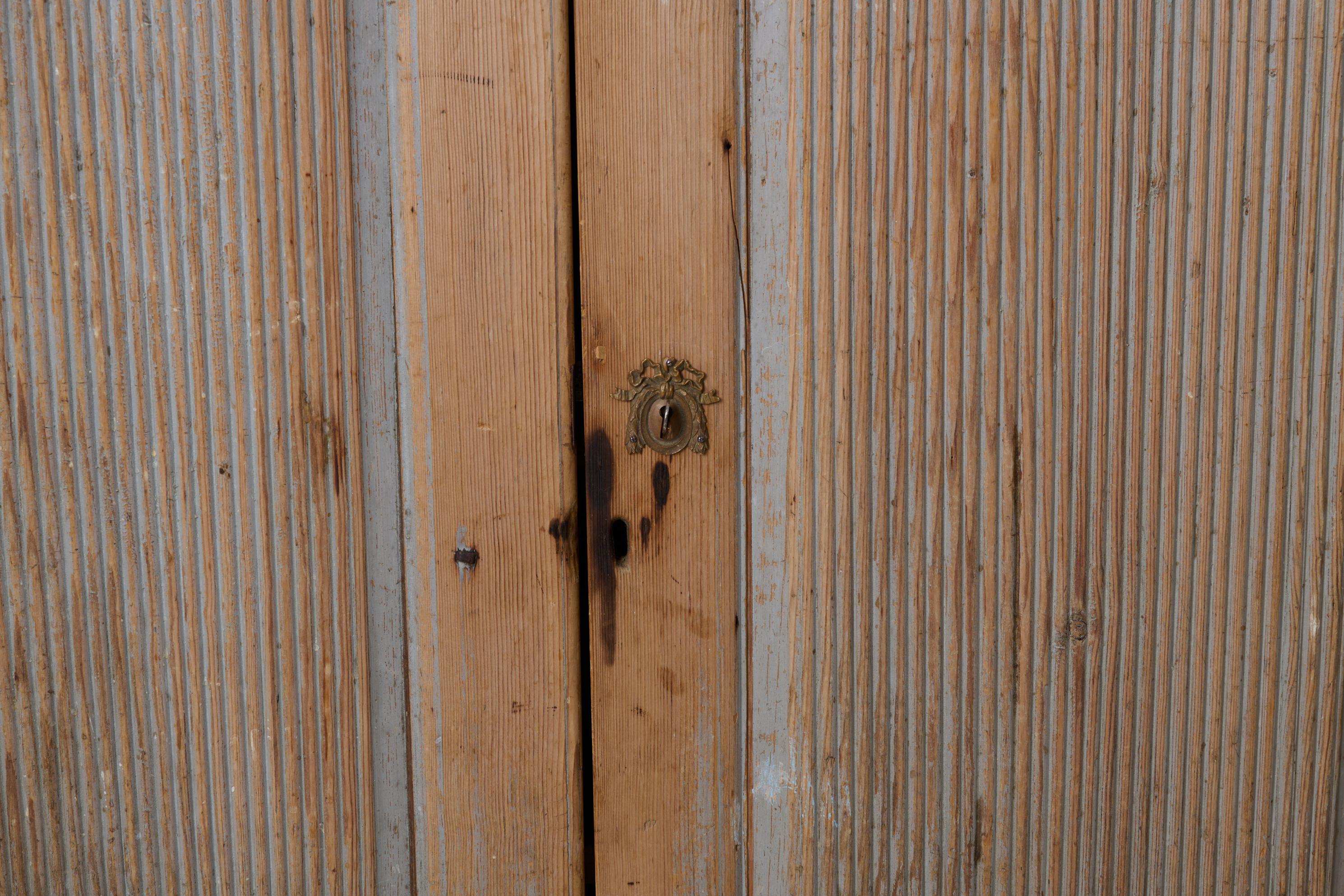 Large Antique Northern Swedish Gustavian Sideboard in Original Condition For Sale 4