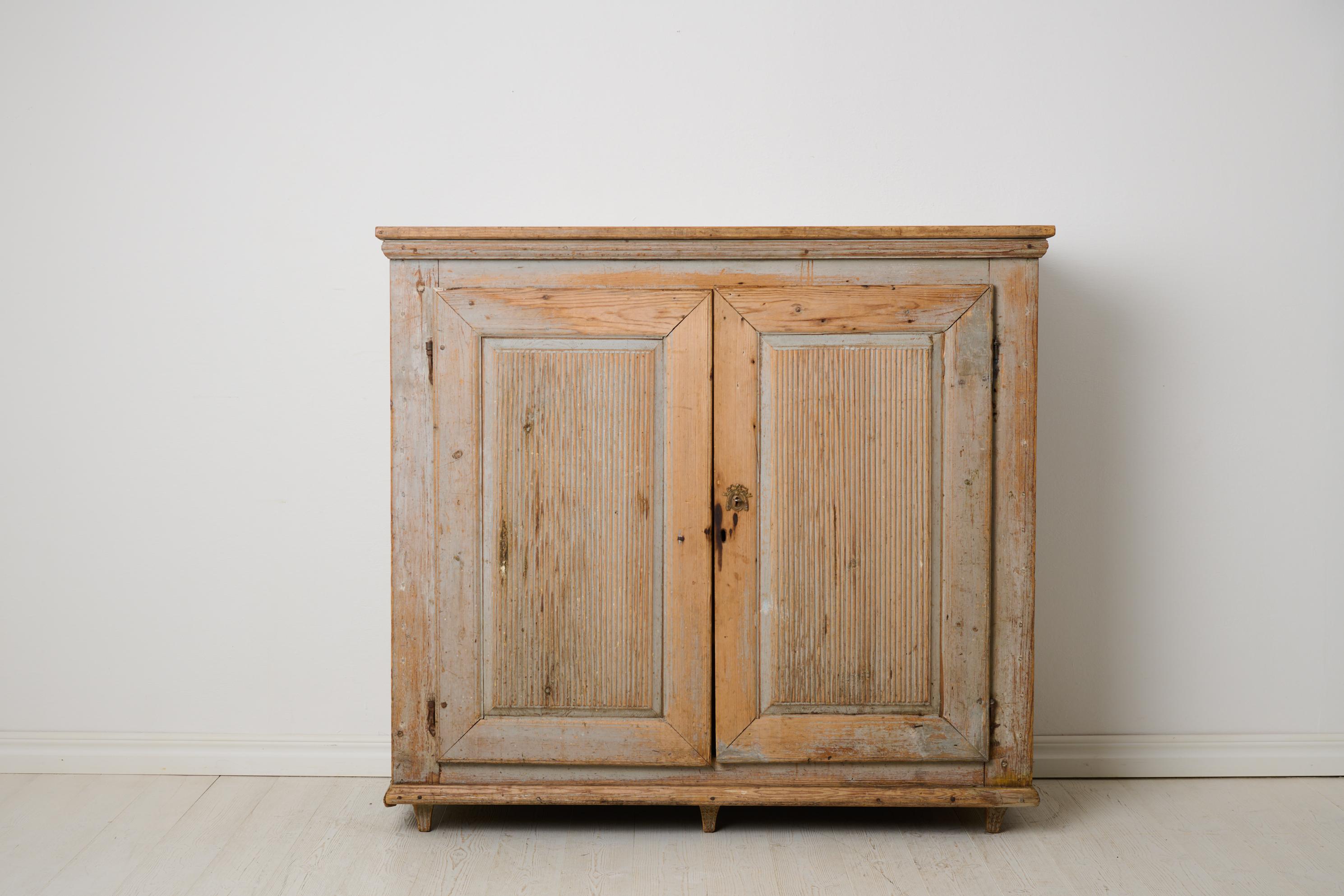 Pine Large Antique Northern Swedish Gustavian Sideboard in Original Condition For Sale