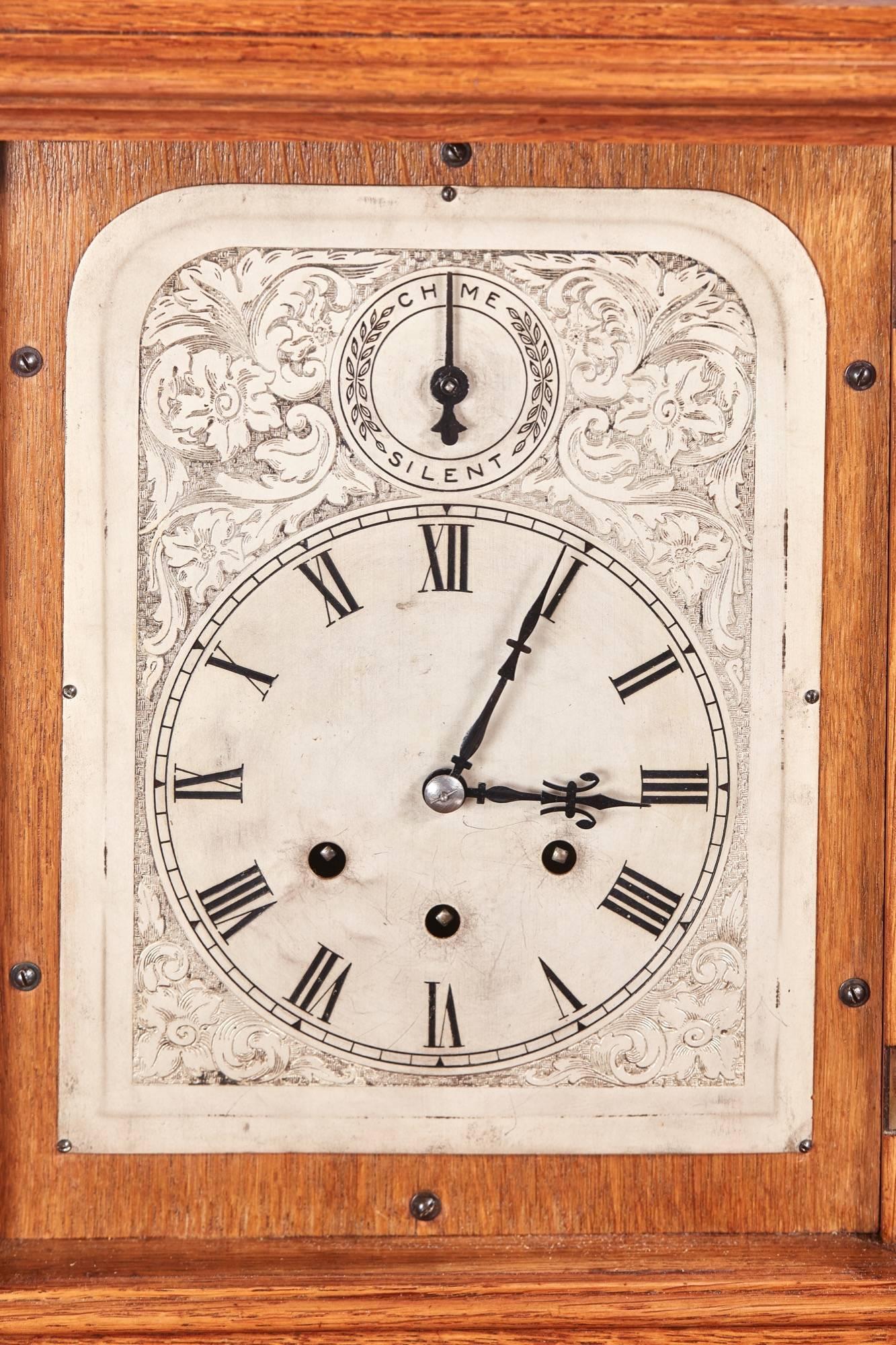 19th Century Large Antique Oak 8 Day Bracket Clock For Sale