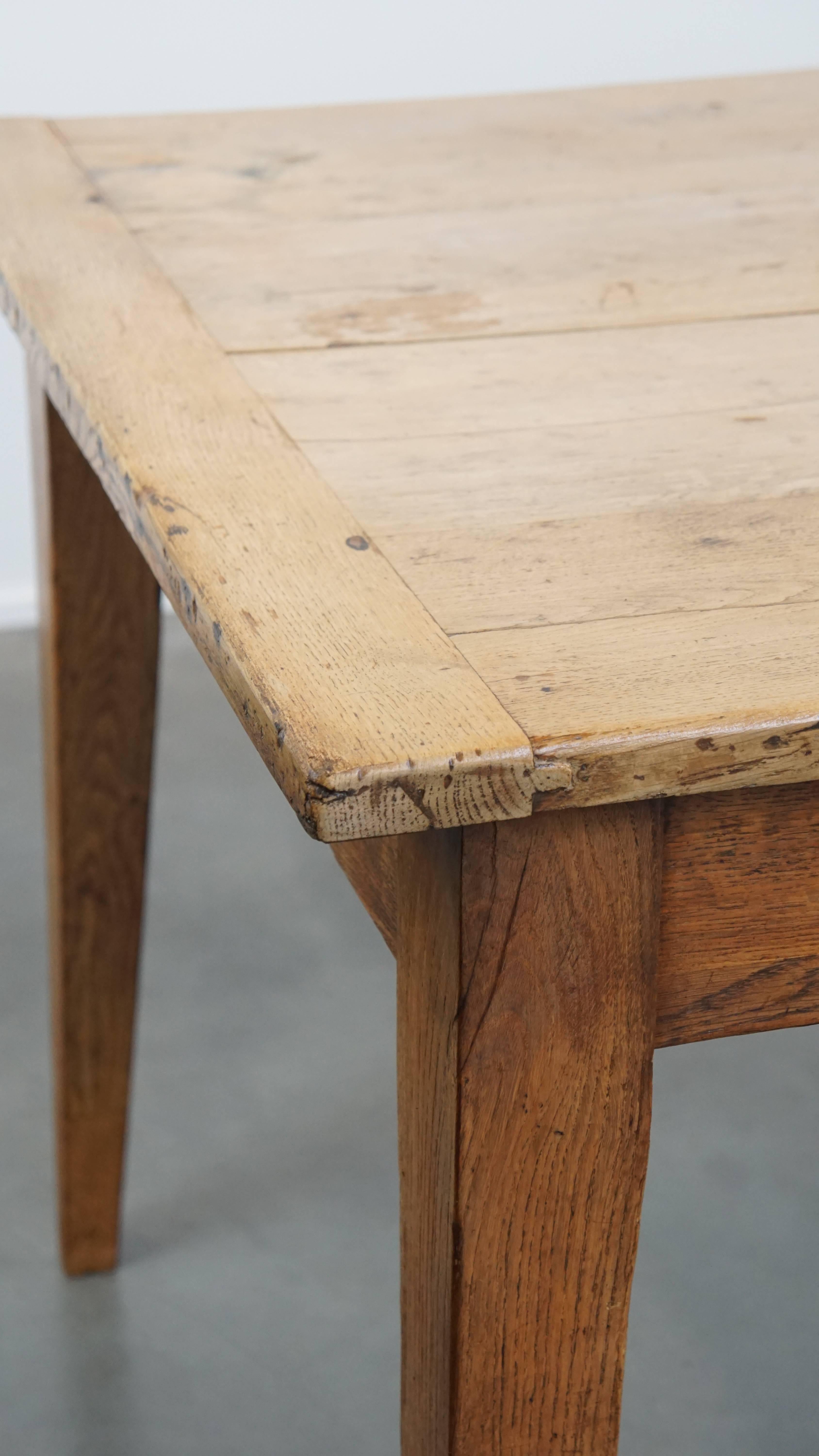 Grande table de salle à manger XXL en chêne ancien pour 8 à 10 personnes du début du 19e siècle en vente 7
