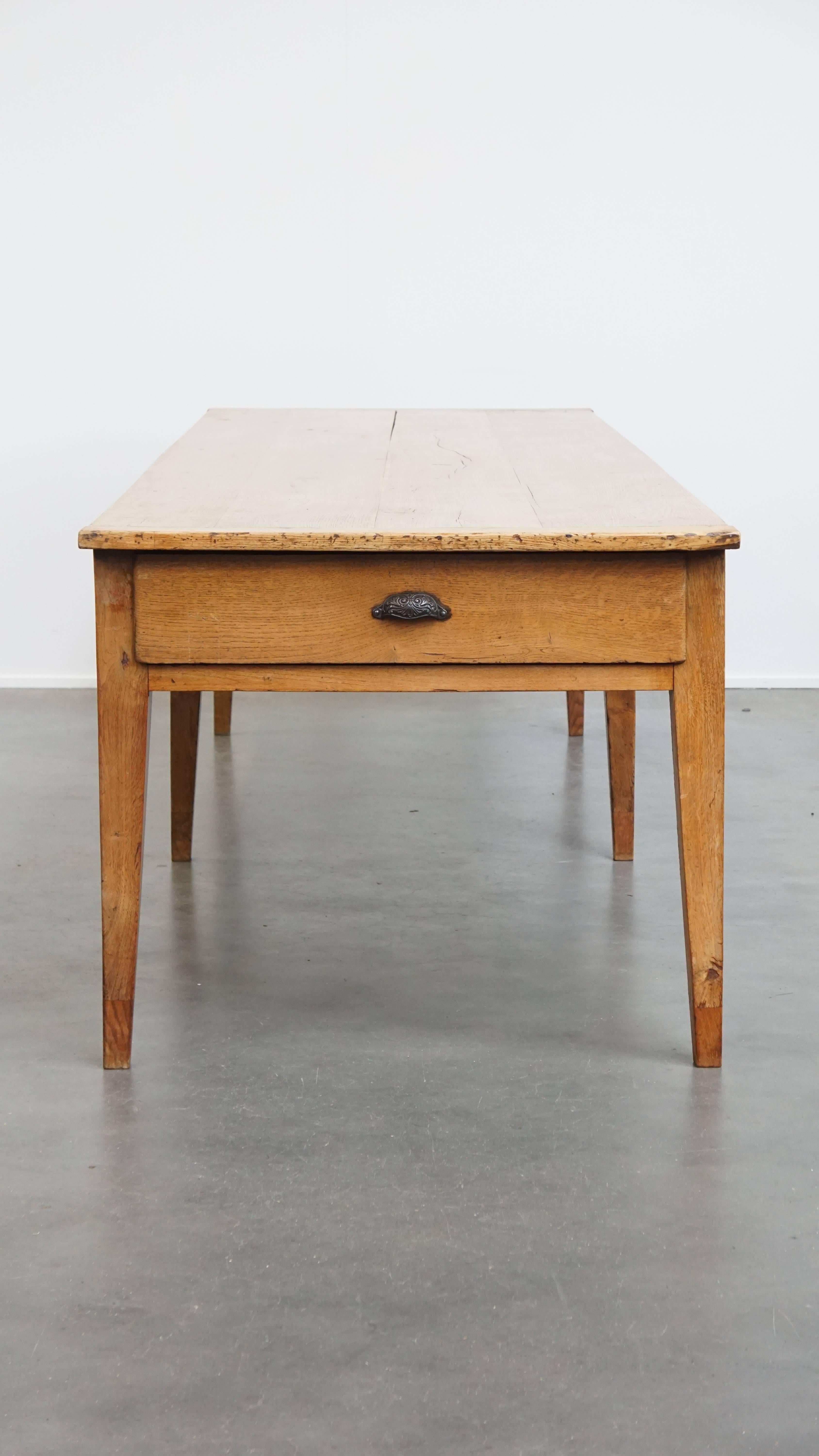 XIXe siècle Grande table de salle à manger XXL en chêne ancien pour 8 à 10 personnes du début du 19e siècle en vente
