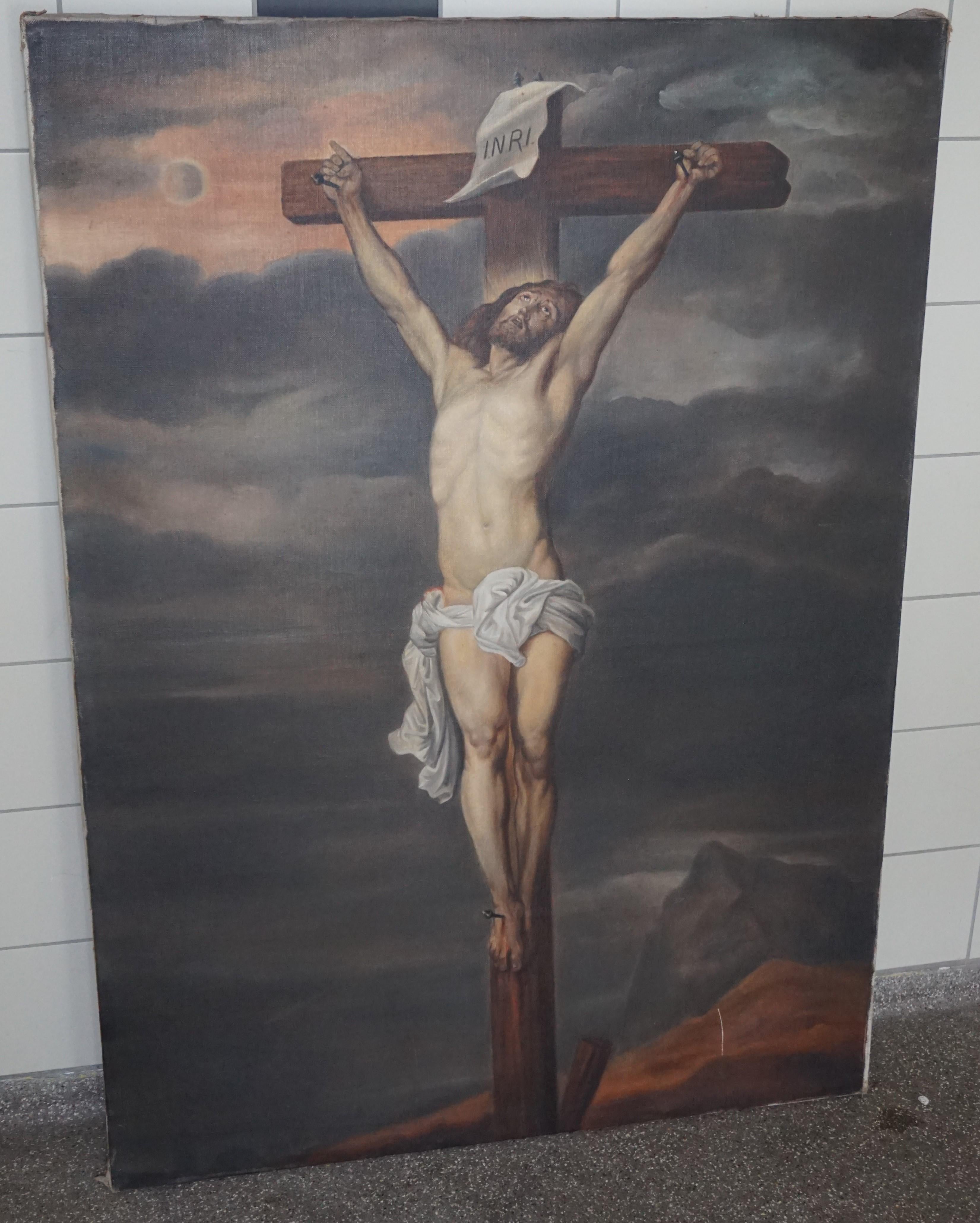 Grande peinture ancienne à l'huile sur toile représentant le Christ en croix dans un cadre ébénisé en vente 3