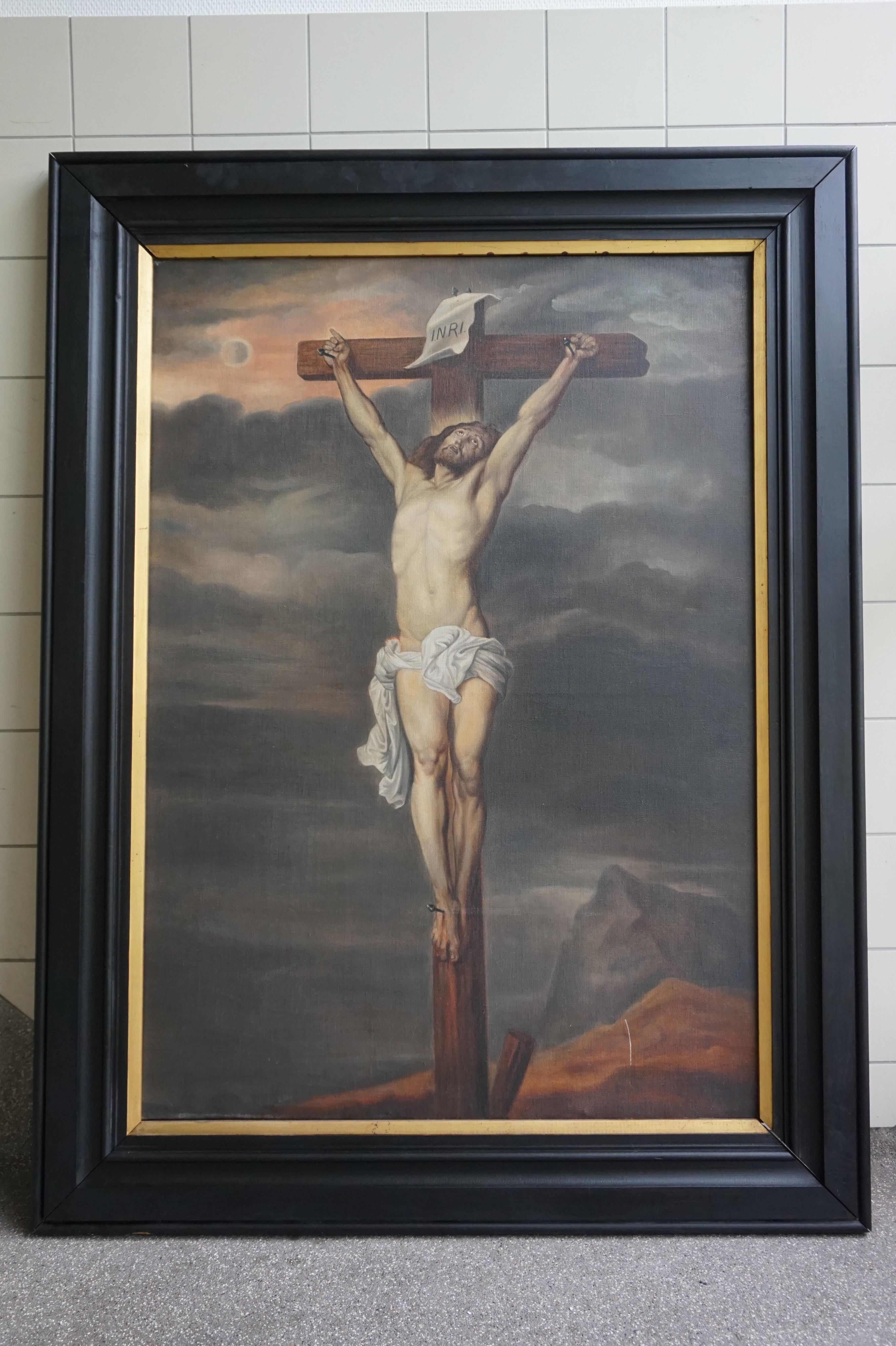 Grande peinture ancienne à l'huile sur toile représentant le Christ en croix dans un cadre ébénisé 5