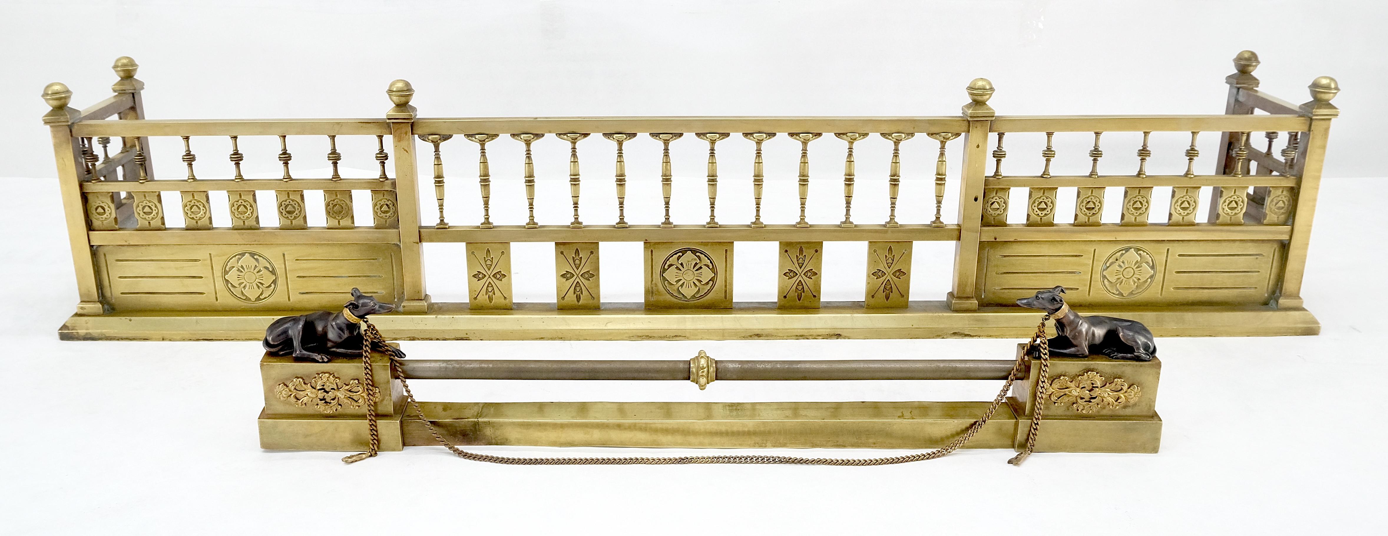 Moulage Grand porte-serviettes de cheminée en laiton massif orné c1900s Stunning en vente