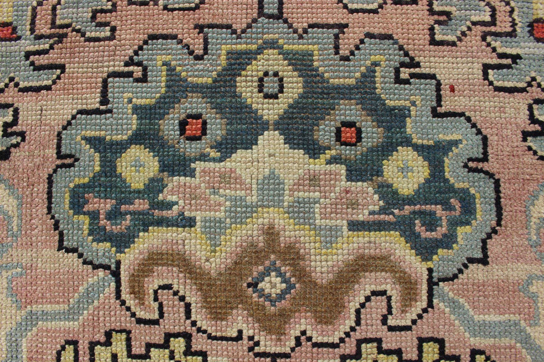 Großer antiker Oushak-Teppich mit Blumenmuster in Rosa und Stahlblau   13' x 16' im Angebot 6