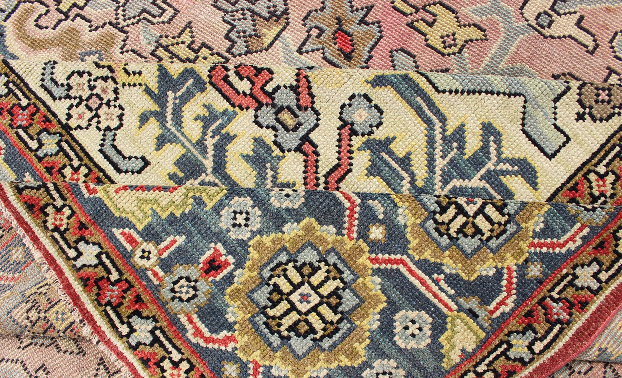 Großer antiker Oushak-Teppich mit Blumenmuster in Rosa und Stahlblau   13' x 16' (Wolle) im Angebot