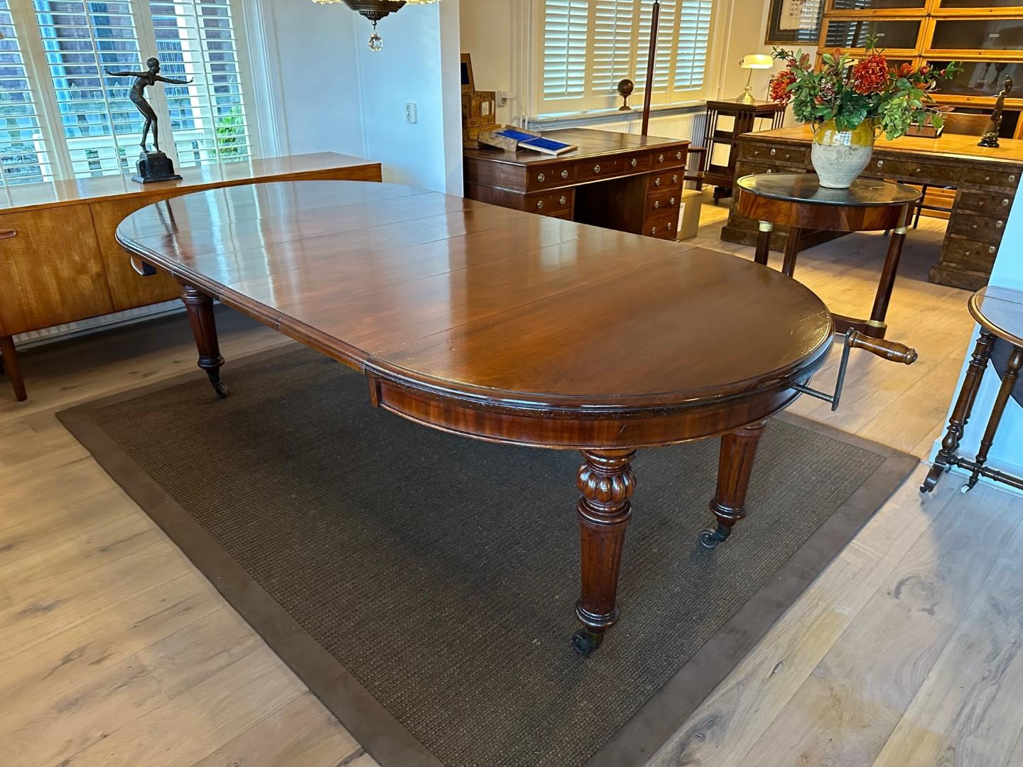English Large antique oval dining room table