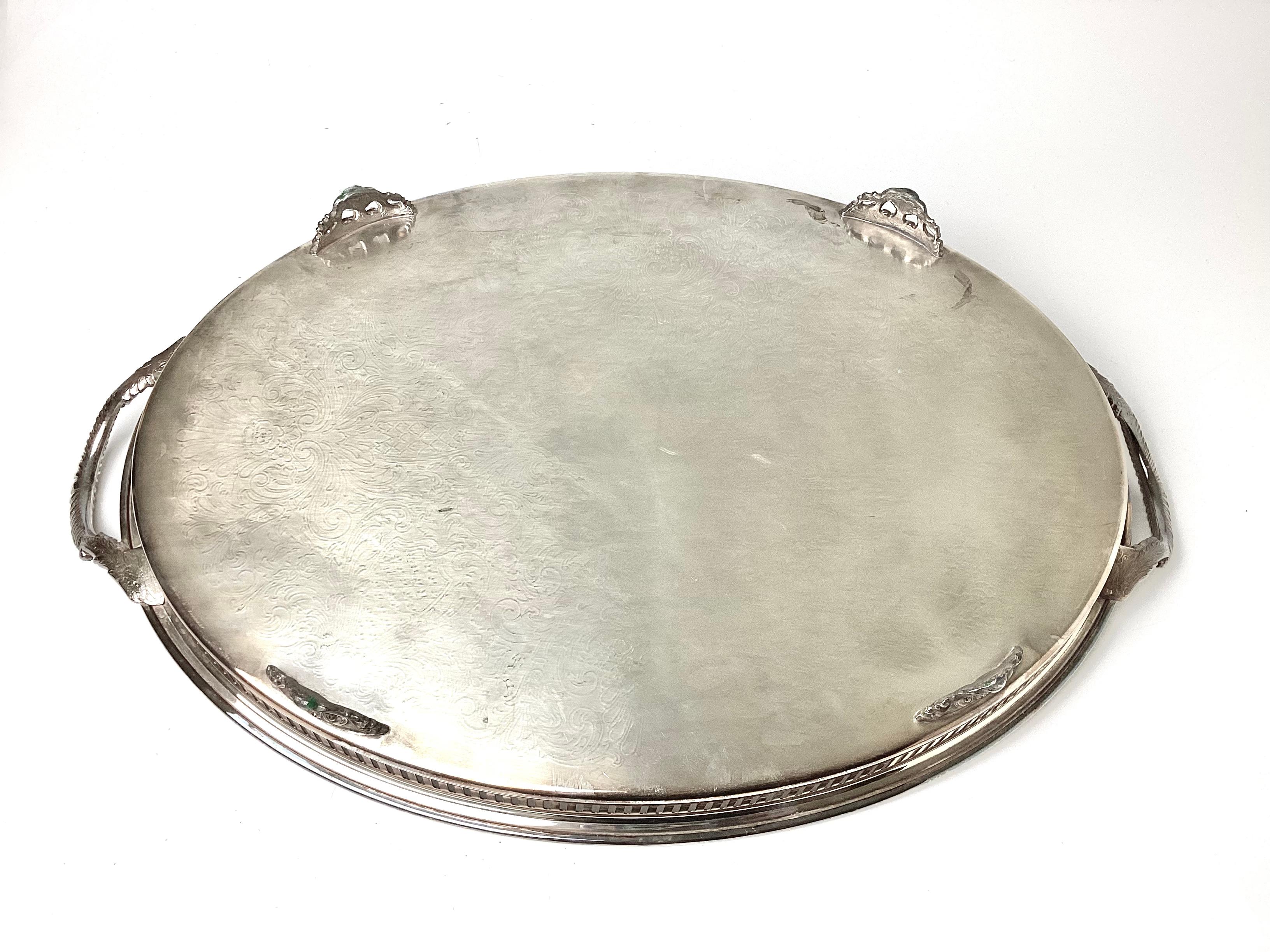 Large Antique Oval Silver Plated Gallery Serving Drinks Tray by W&S Blackinton In Excellent Condition In Lambertville, NJ