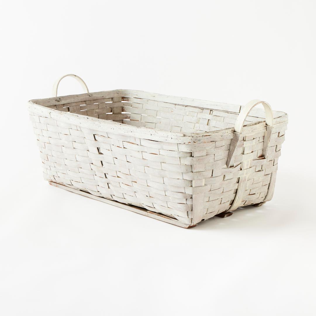 - Ejemplo de una auténtica belleza americana, esta gran cesta antigua presenta su original lavado lechoso de pintura blanca, que le da un aspecto limpio y moderno que combina con cualquier decoración.

- Nos encanta el Americana en todas sus formas,