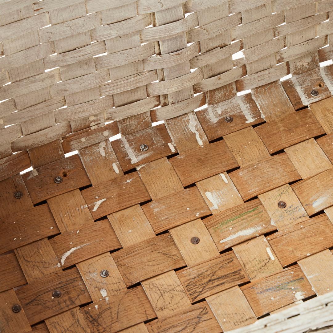 Cesta grande pintada antigua Madera en venta